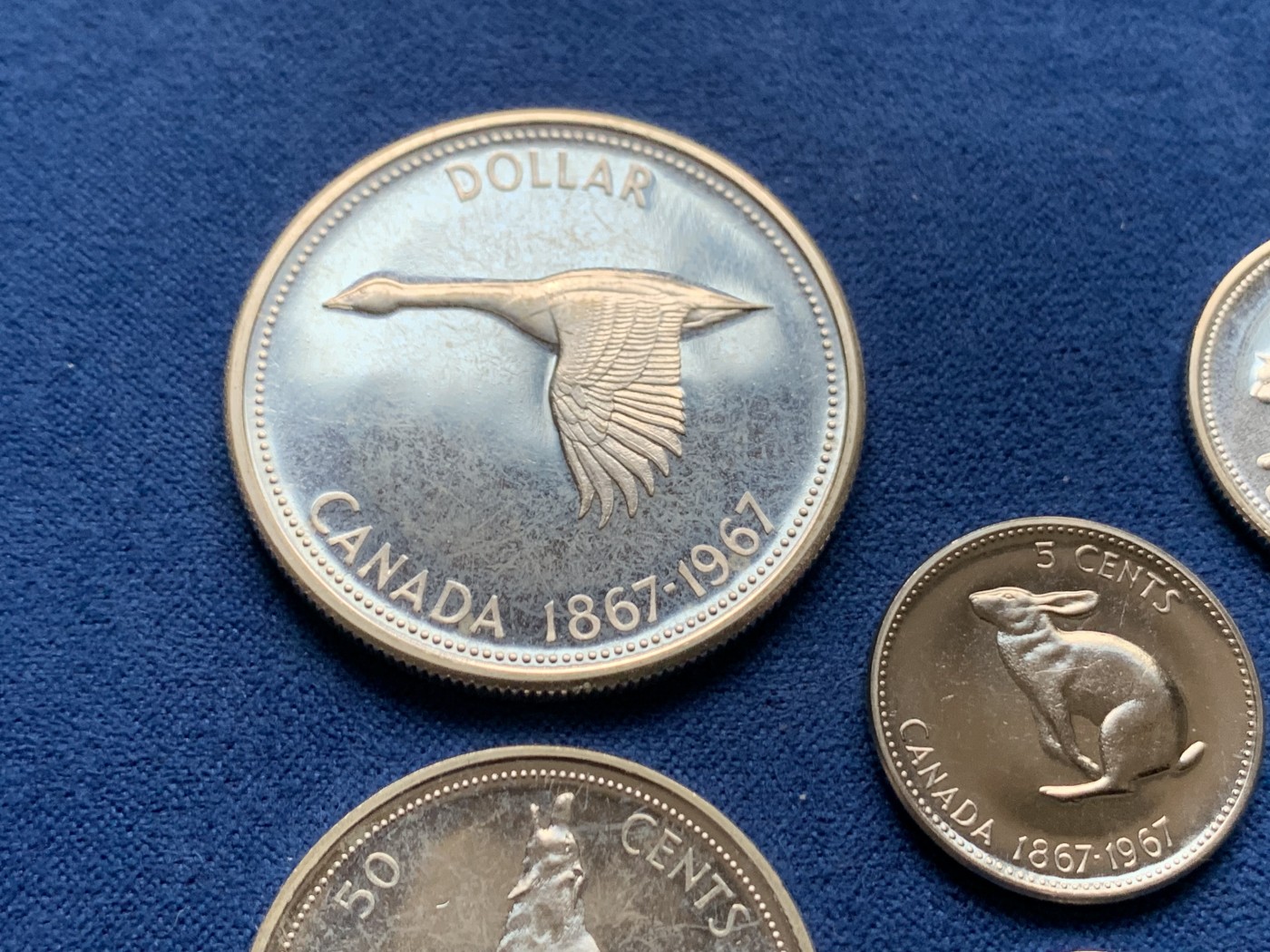 《竞宝斋》第261场-周日，周一，周二 3场连拍 (全场包邮) 6枚一组 加拿大1967年套币 含4枚银币 卷拆品相