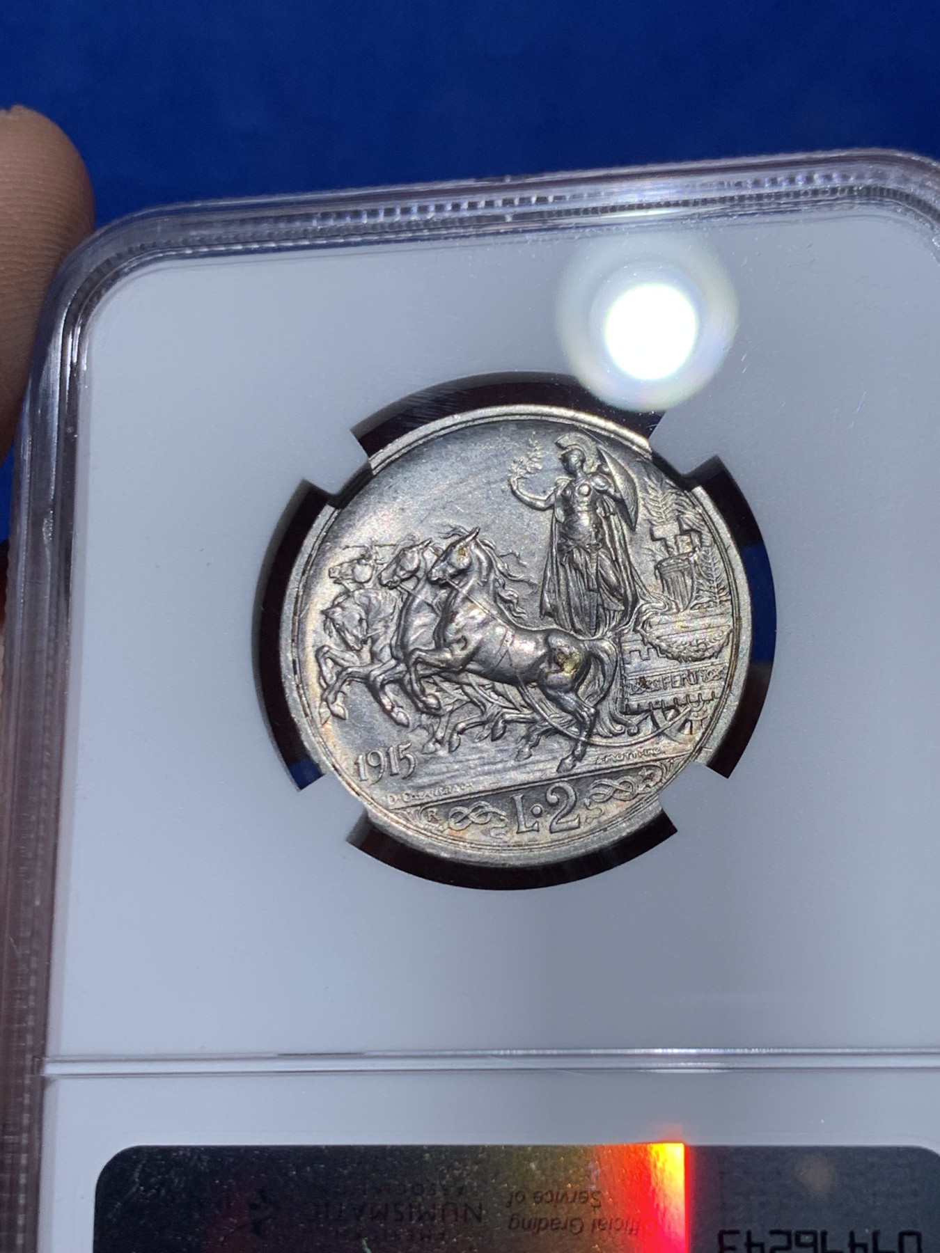 《竞宝斋》第261场-周日，周一，周二 3场连拍 (全场包邮) NGC MS62 意大利1915年埃曼纽尔二世马车2里拉银币