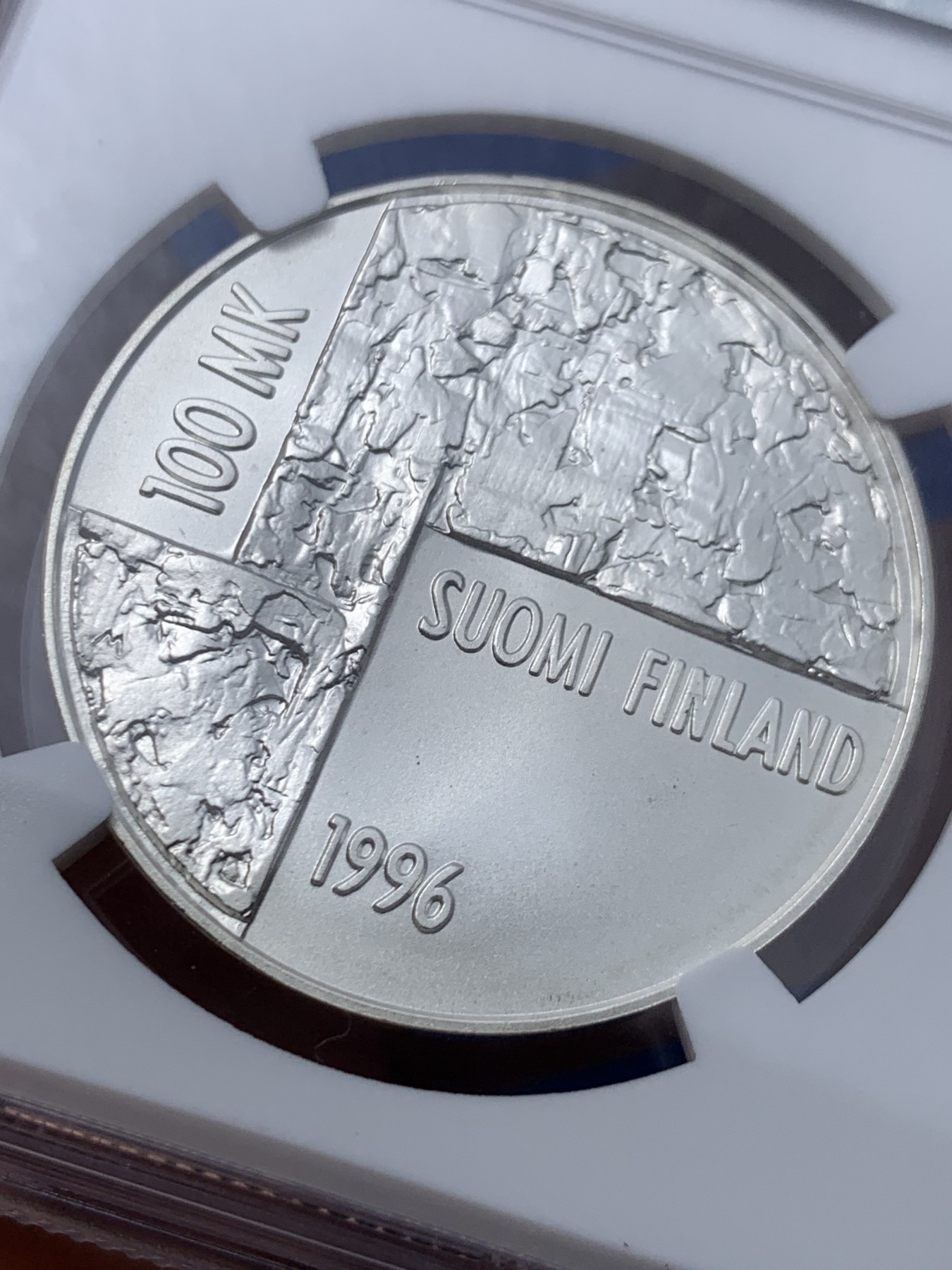 《竞宝斋》第261场-周日，周一，周二 3场连拍 (全场包邮) NGC MS70 芬兰1996年画家海莲娜自画像100马克银币（克劳斯获奖1998年最佳艺术币）