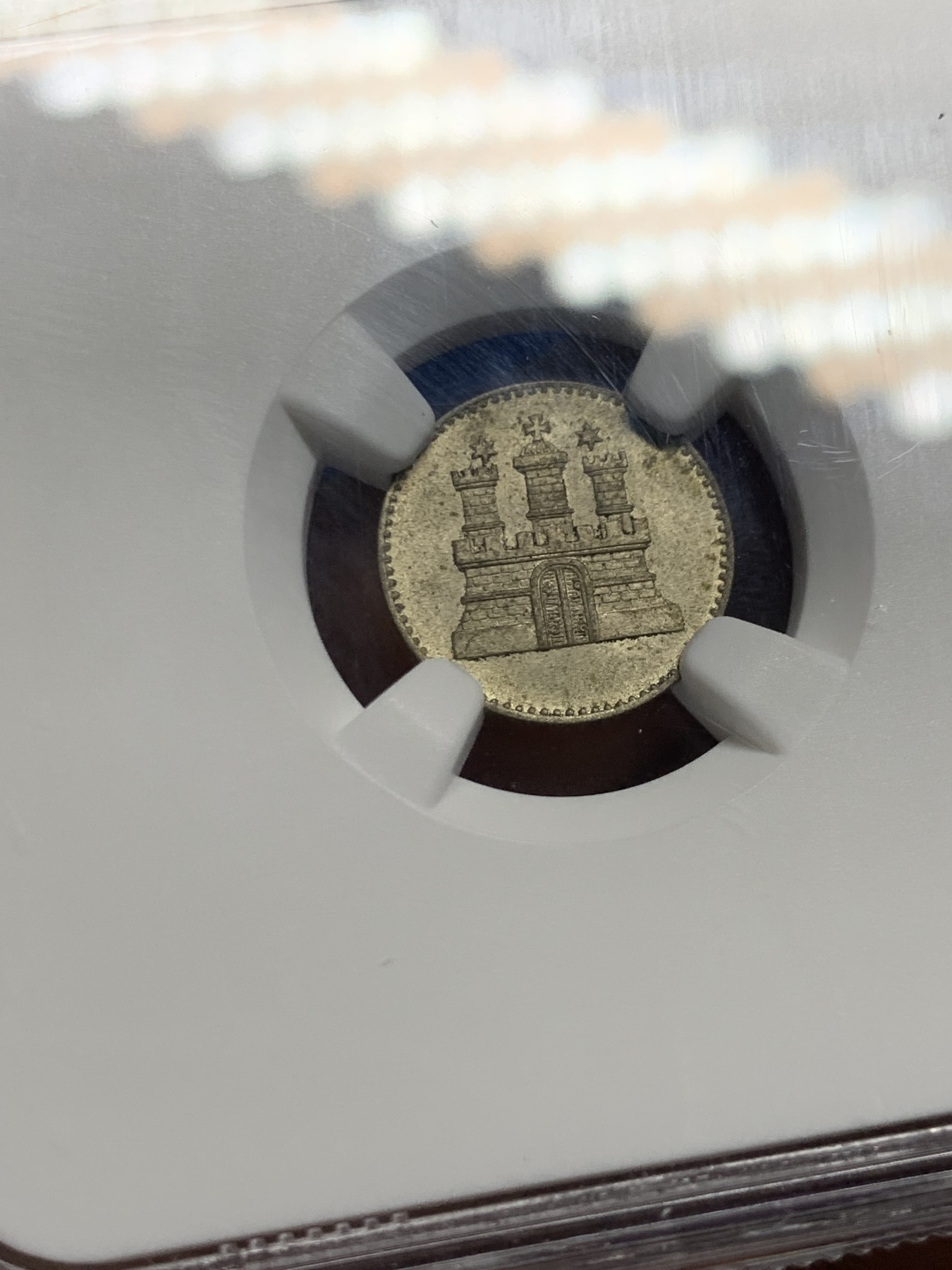 《竞宝斋》第261场-周日，周一，周二 3场连拍 (全场包邮) NGC MS65 德国 1855年 汉堡 1S 城堡先令 银币 黄油彩 高分 细节很好 更高分仅三枚