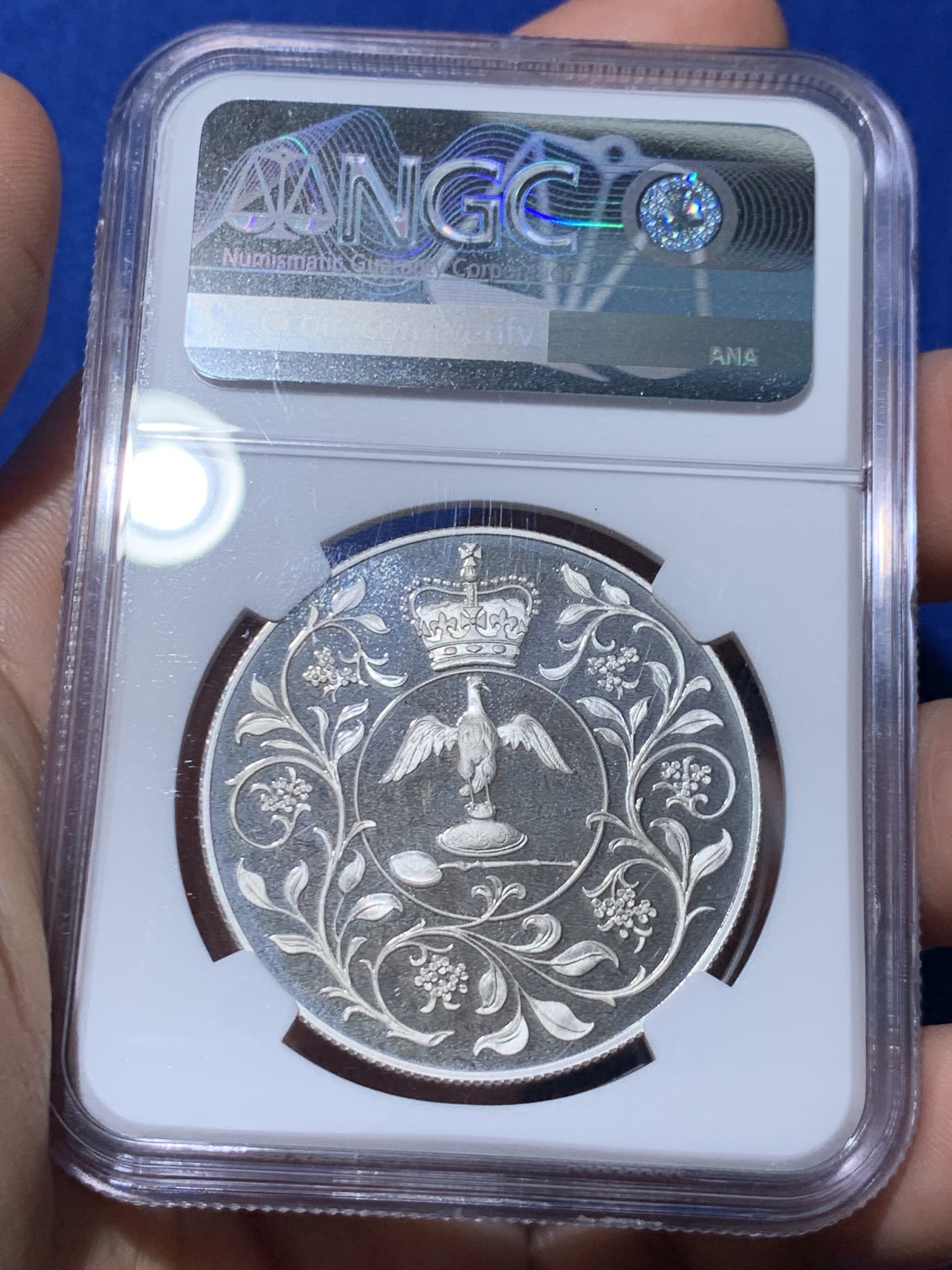 《竞宝斋》第261场-周日，周一，周二 3场连拍 (全场包邮) NGC PF69UC 英国 1977年 25便士 女王伊丽莎白二世在位25周年 银币