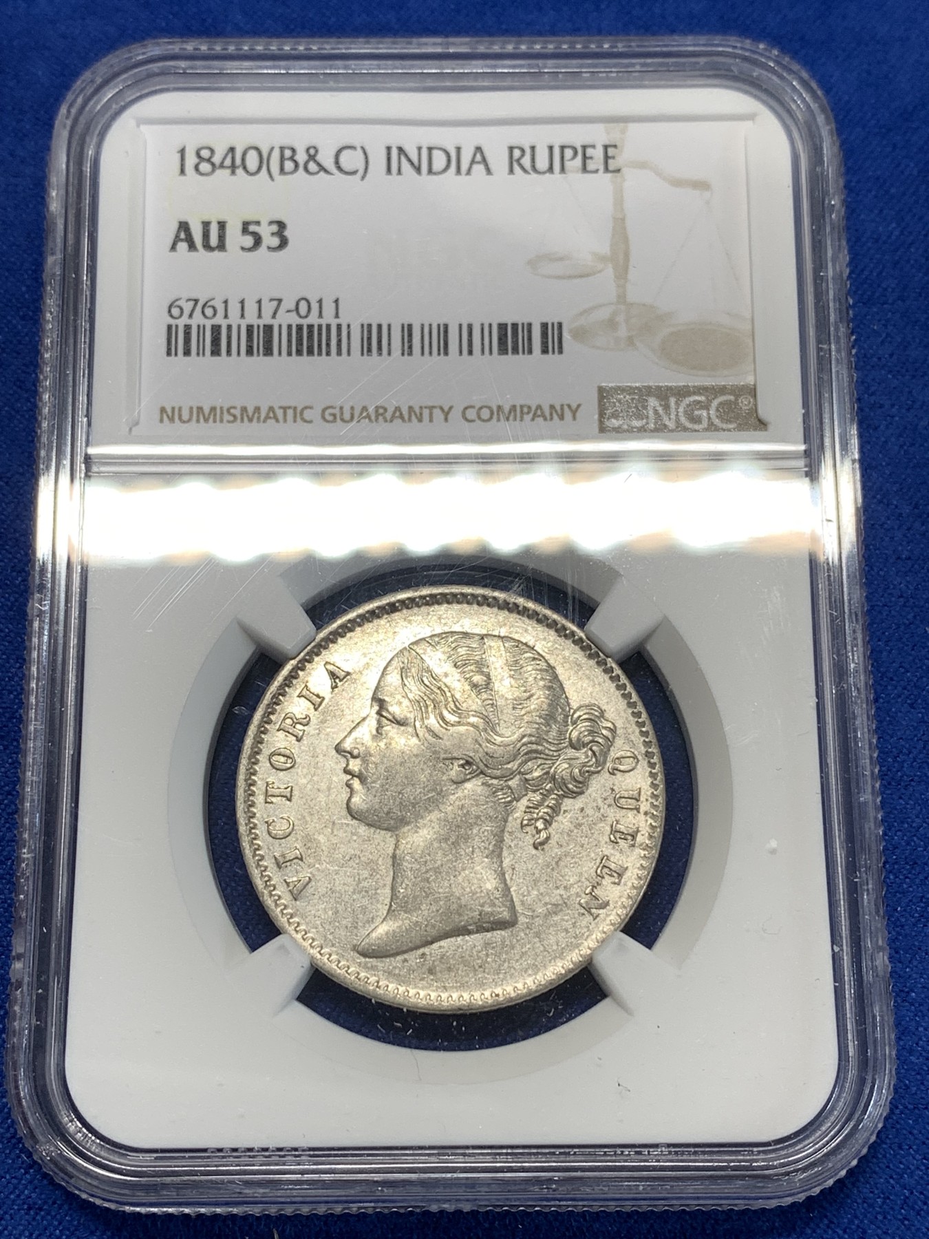 《竞宝斋》第261场-周日，周一，周二 3场连拍 (全场包邮) NGC AU53 英属印度1840年维多利亚女王双辫版1卢比银币