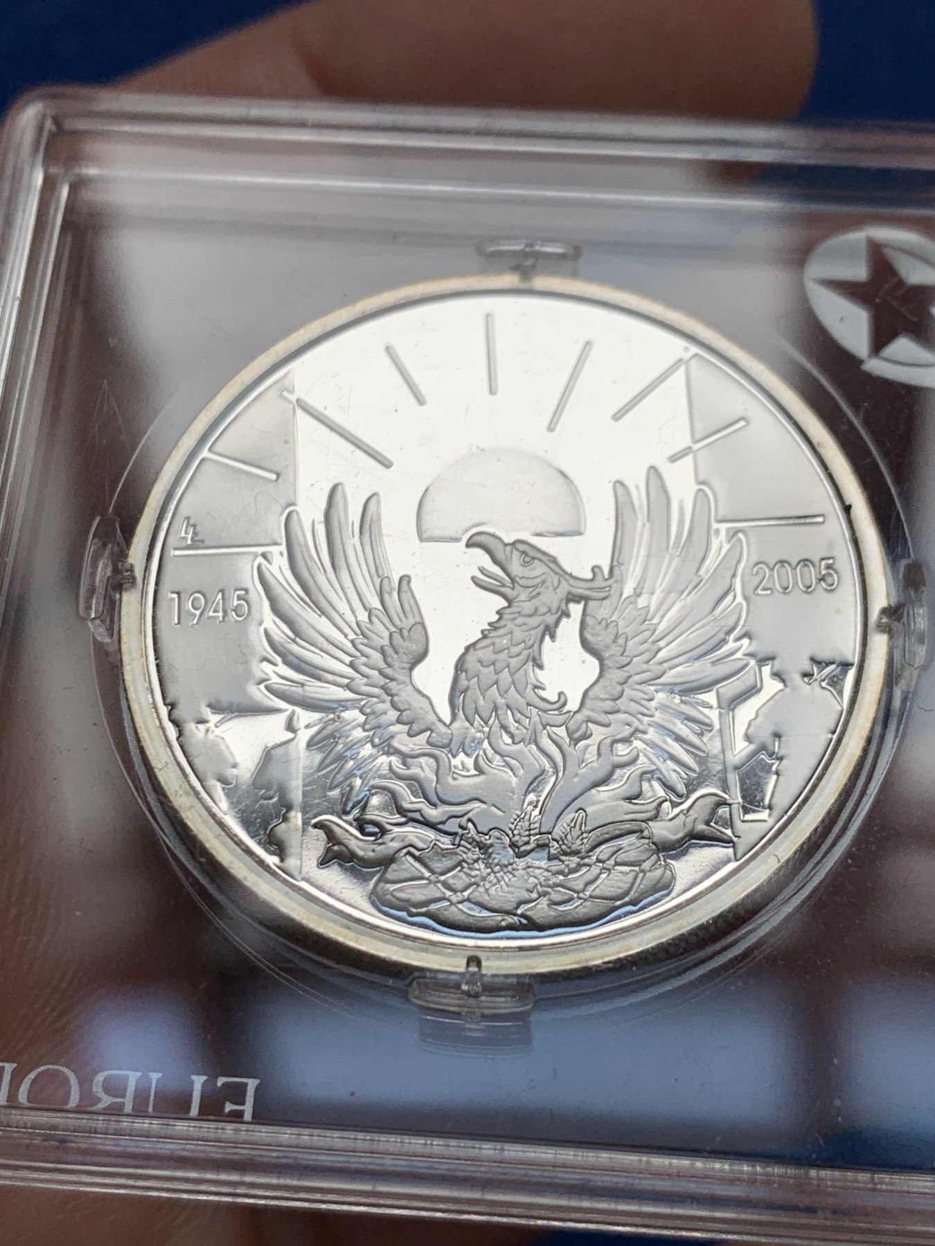 《竞宝斋》第261场-周日，周一，周二 3场连拍 (全场包邮) 比利时2005年二战胜利停战60周年10欧元精制纪念银币 欧洲之星系列 925银 18.75g 33mm