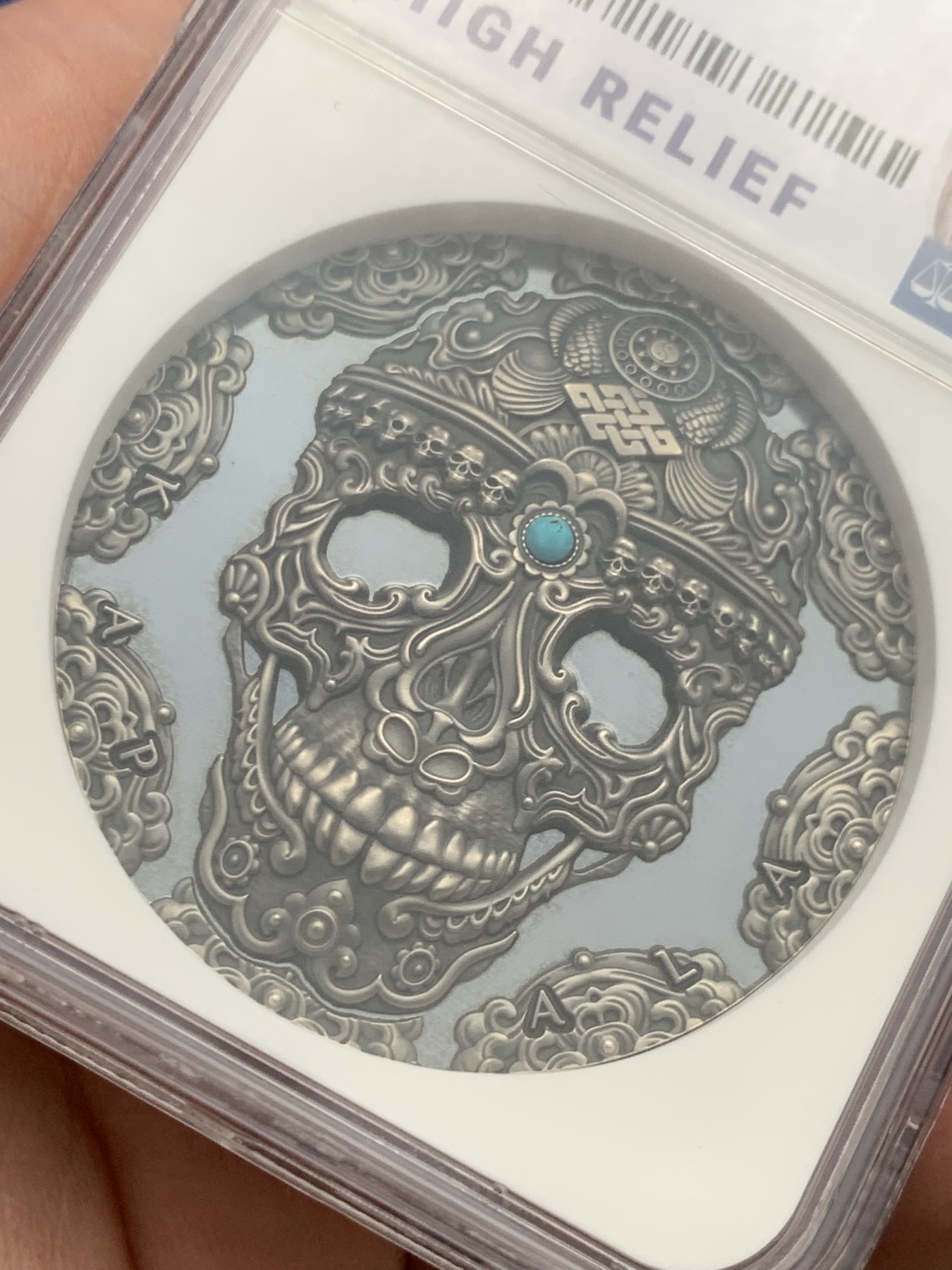 《竞宝斋》第261场-周日，周一，周二 3场连拍 (全场包邮) NGC PF70 喀麦隆2018卡帕拉头盖镶嵌绿松石 2盎司 银币 180 高浮雕标 盒证齐全 镶嵌工艺 世界文化系列首枚