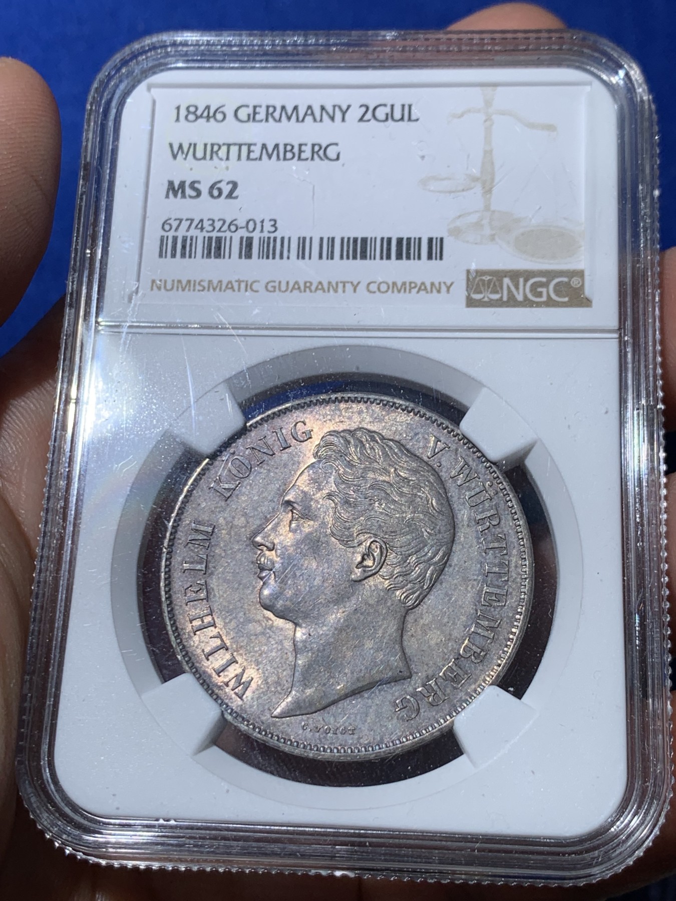 《竞宝斋》第261场-周日，周一，周二 3场连拍 (全场包邮) 季军分 NGC MS62 德国符腾堡1846年狮鹿2盾（2古尔登）银币，原味厚重包浆，稀少品种，设计大气精美，状态极佳，2盾流通充分上ms较少，HA-N62分的符腾堡2盾成交价约为5600元。