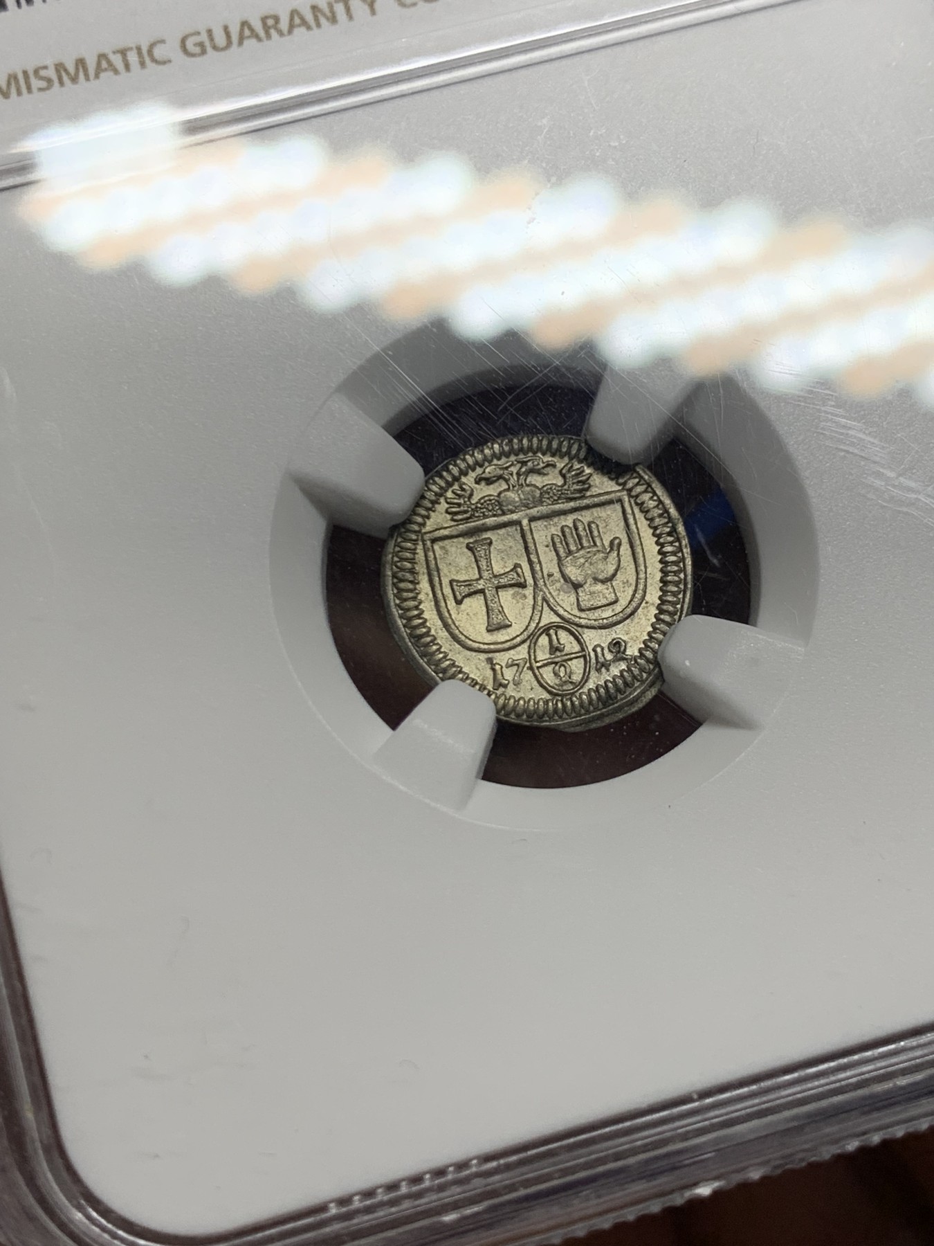 《竞宝斋》第261场-周日，周一，周二 3场连拍 (全场包邮) NGC MS63 德国哈尔1712年十字手掌 半克鲁泽（1/2克鲁泽） 单面小银币