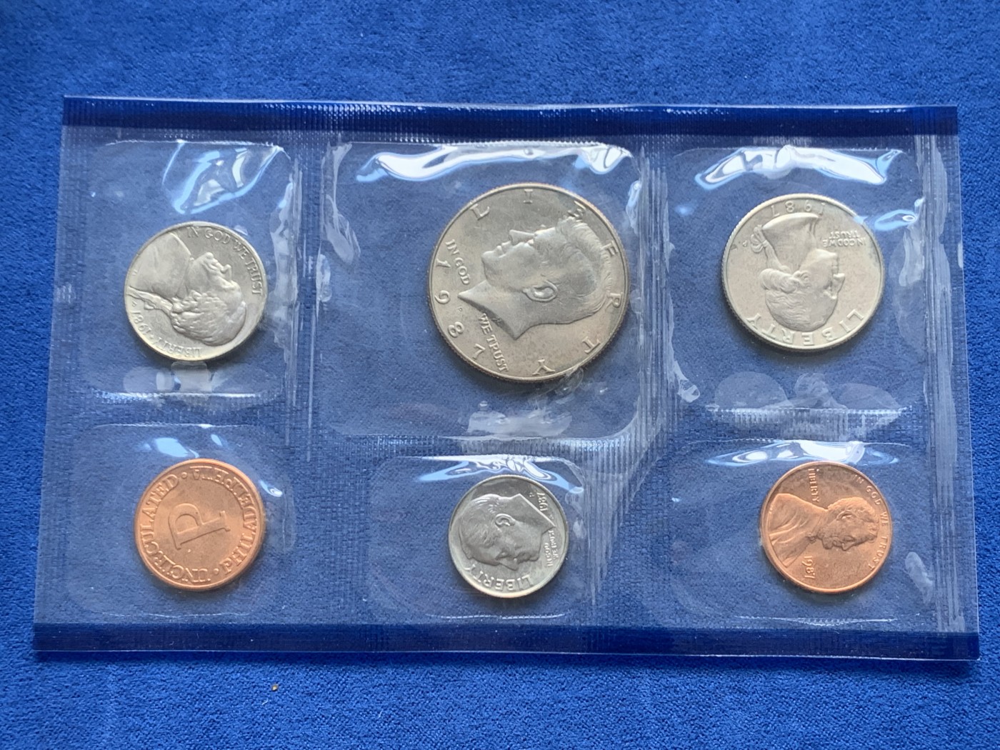 《竞宝斋》第261场-周日，周一，周二 3场连拍 (全场包邮) 两套一组 美国1987年六枚装精制套币