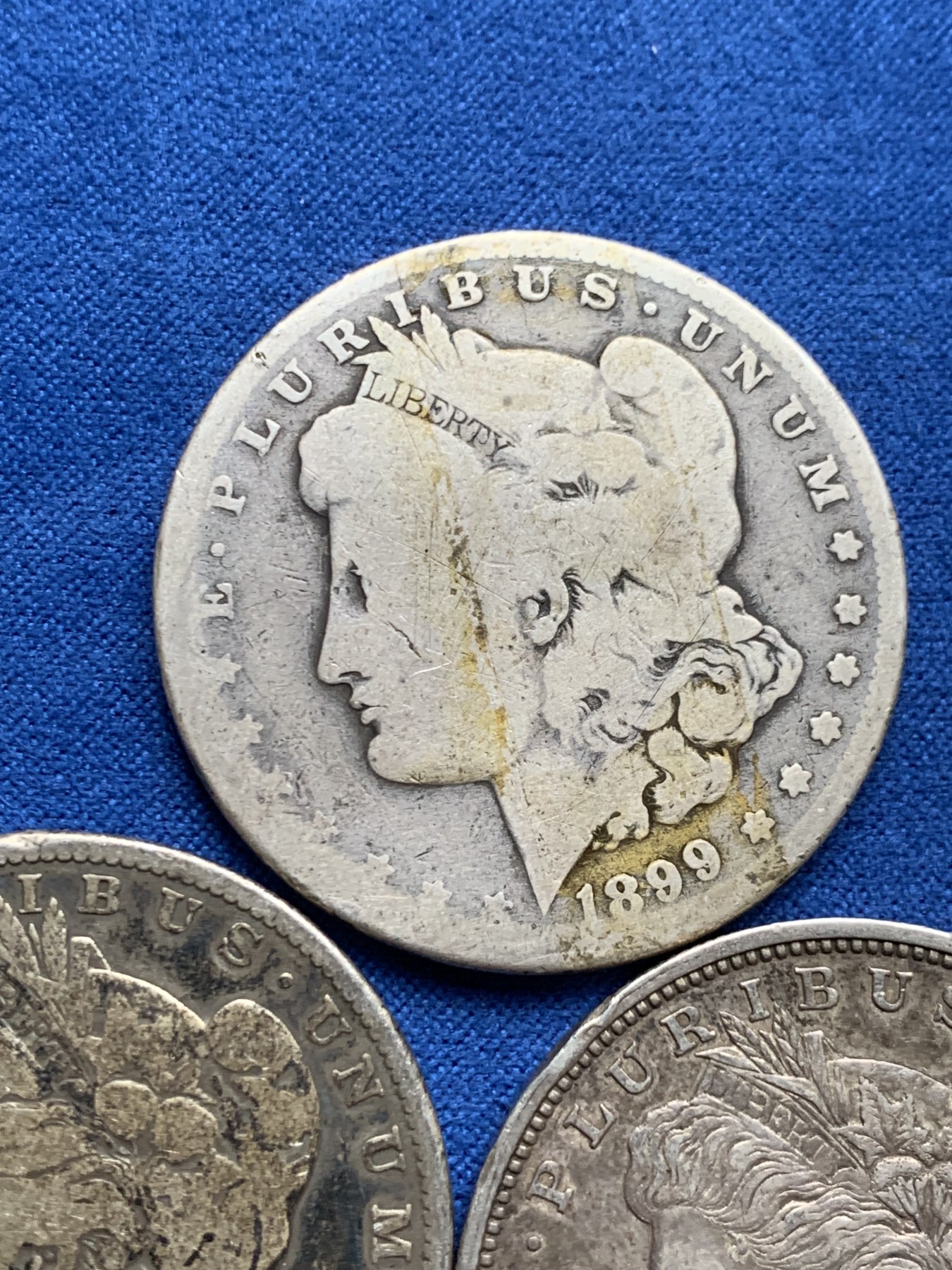 《竞宝斋》第261场-周日，周一，周二 3场连拍 (全场包邮) 3枚一组 美国摩根银币 3个不同年份 细节见图