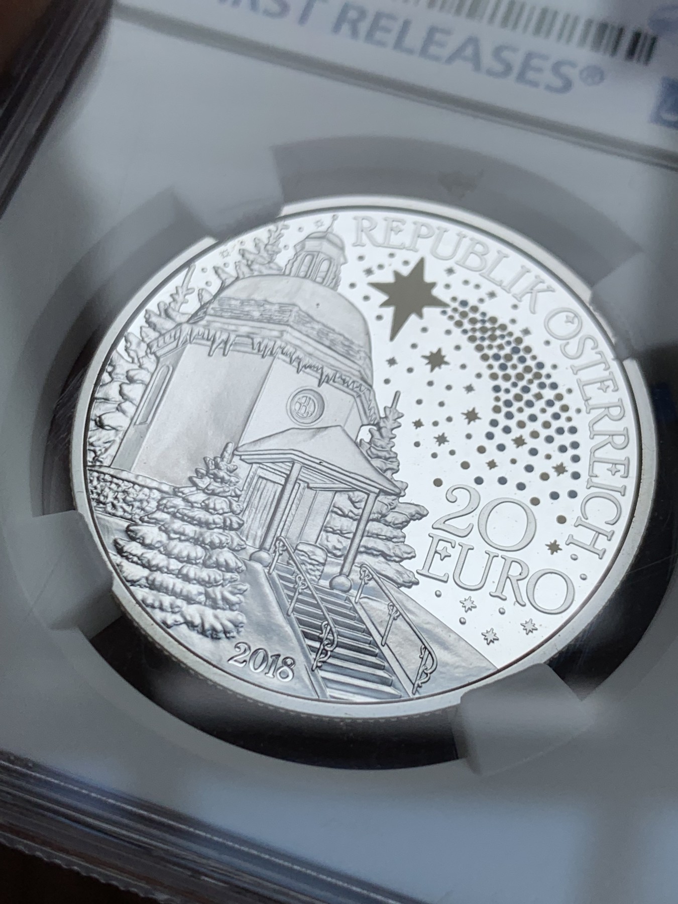 《竞宝斋》第261场-周日，周一，周二 3场连拍 (全场包邮) NGC PF70UC 蓝标首期奥地利2018年发行圣诞歌《平安夜》200周年20欧精制纪念币 礼盒装