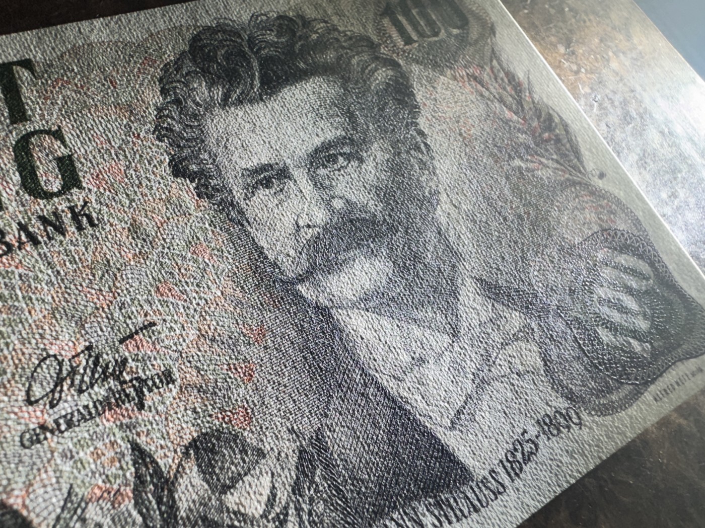 Chase Auction 第28期 - - 外钞、民国钞和人民币混合场！ 奥地利100先令，品相如图！