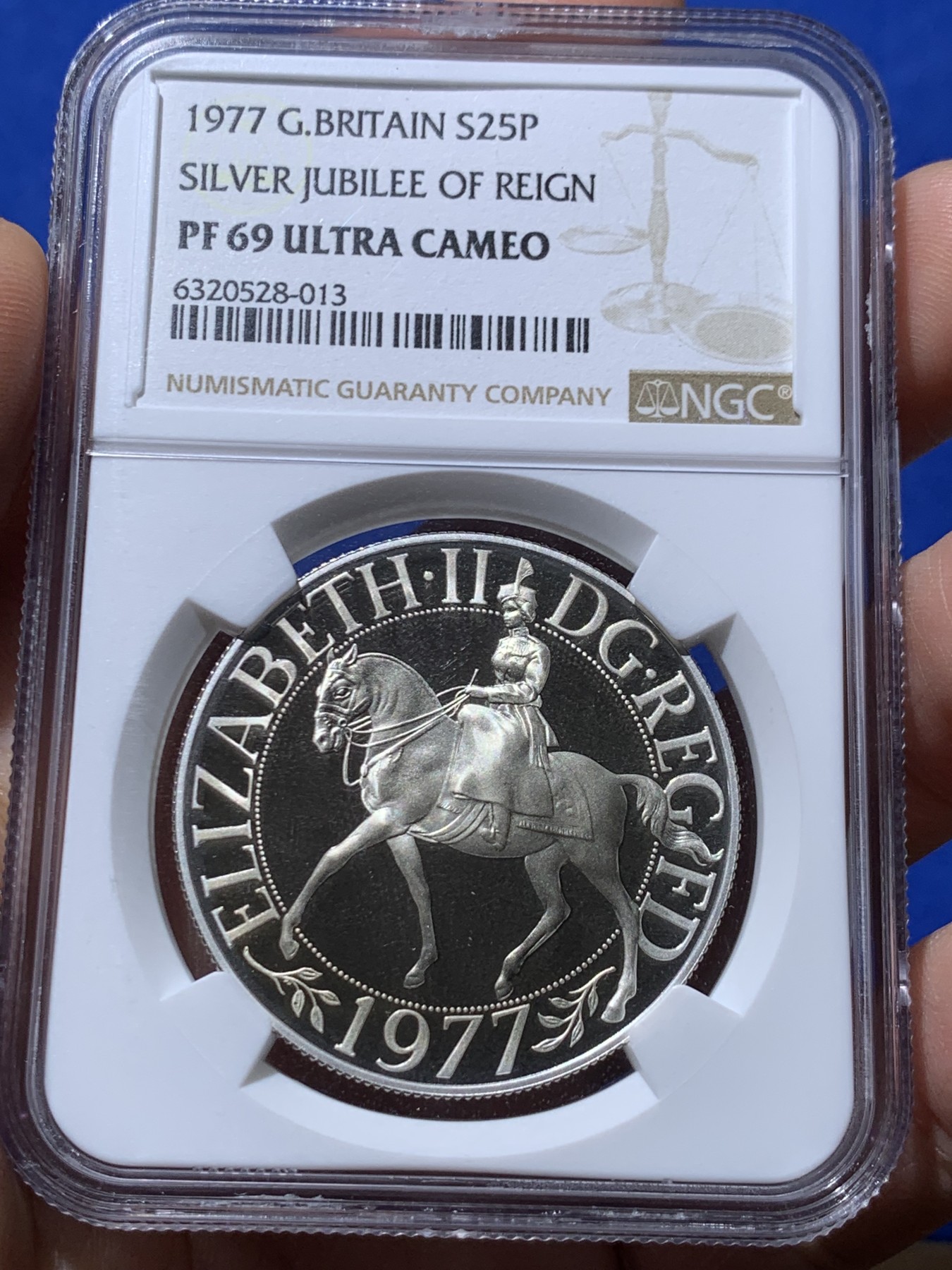 《竞宝斋》第261场-周日，周一，周二 3场连拍 (全场包邮) NGC PF69UC 英国 1977年 25便士 女王伊丽莎白二世在位25周年 银币