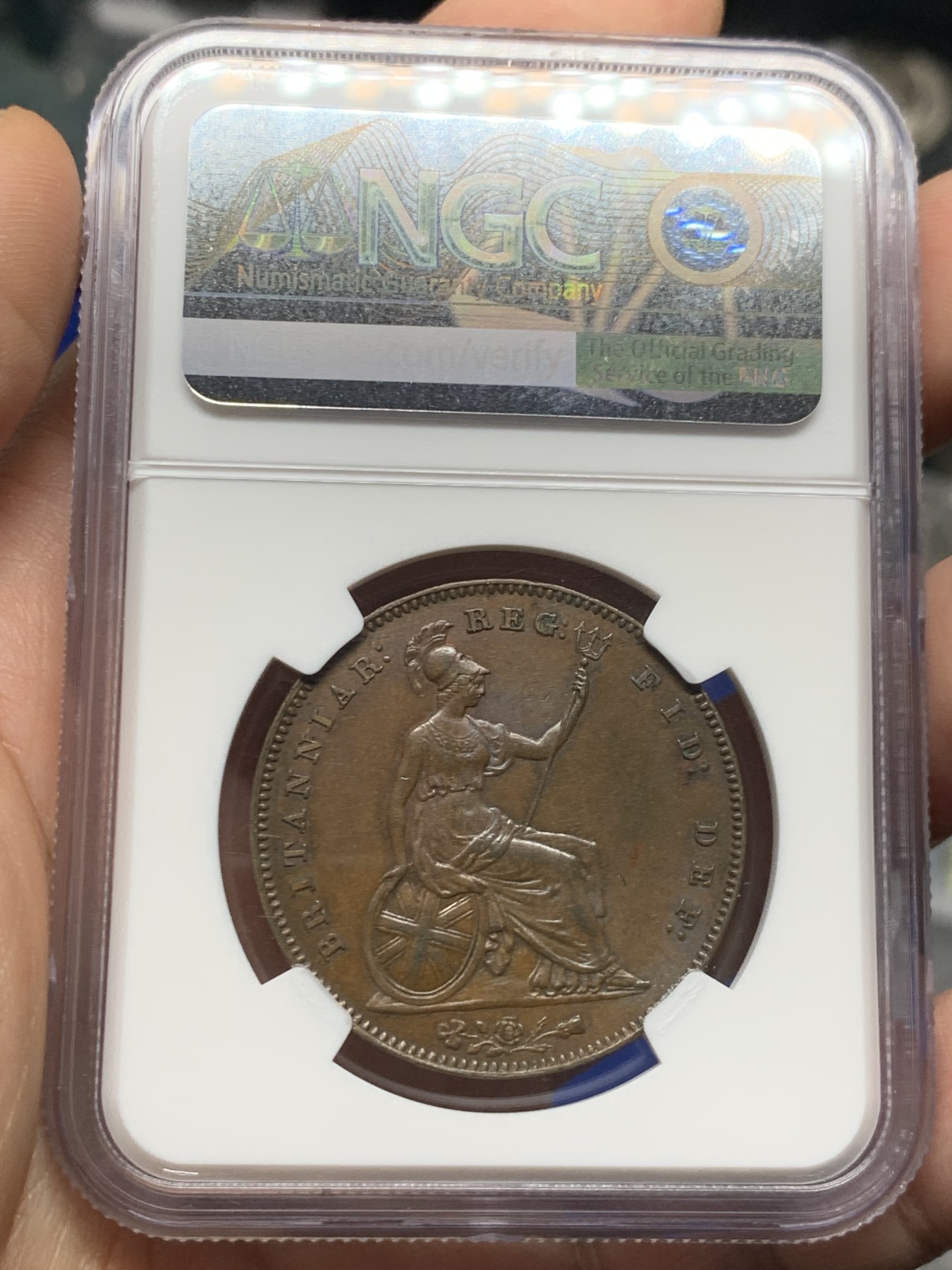 《竞宝斋》第261场-周日，周一，周二 3场连拍 (全场包邮) NGC MS62BN 英国1855年维多利亚1便士铜币（经典的青年维多利亚头像，小维爱好者的必备藏品）