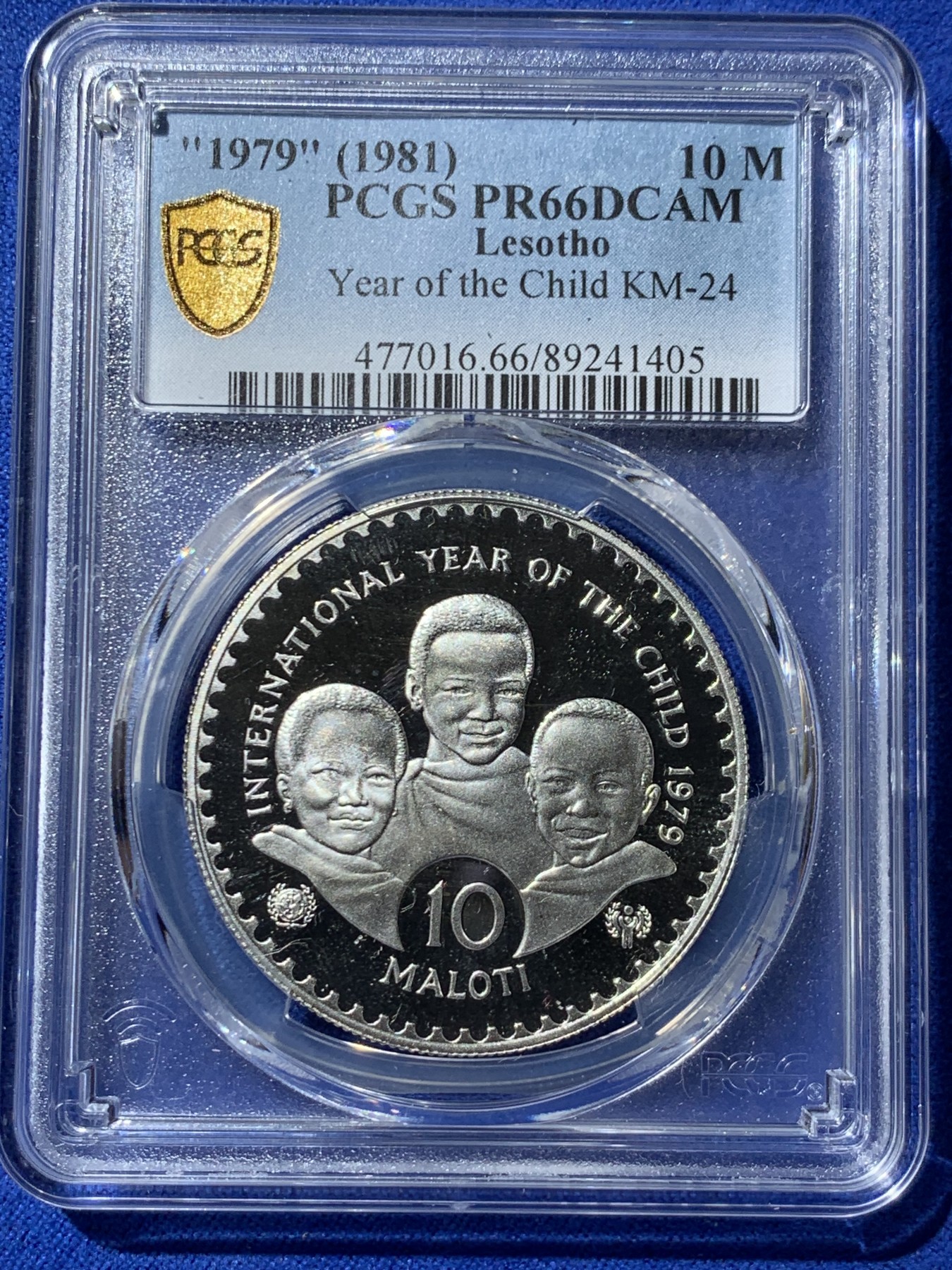《竞宝斋》第261场-周日，周一，周二 3场连拍 (全场包邮) PCGS金盾 PR66DCAM 莱索托1979年儿童年纪念10洛蒂精制大银币，925银，重量28.28g