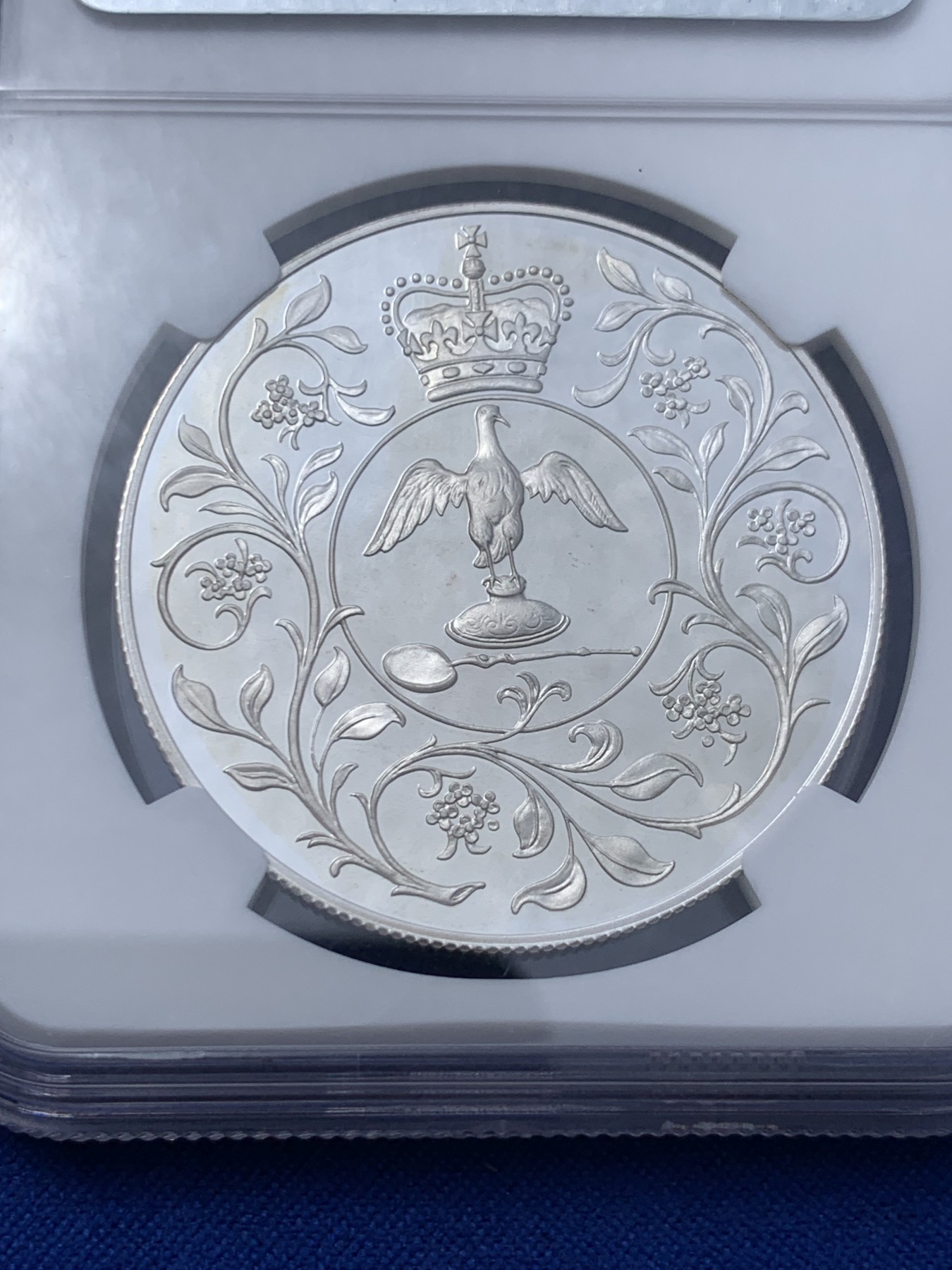 《竞宝斋》第261场-周日，周一，周二 3场连拍 (全场包邮) NGC PF69UC 英国 1977年 25便士 女王伊丽莎白二世在位25周年 银币