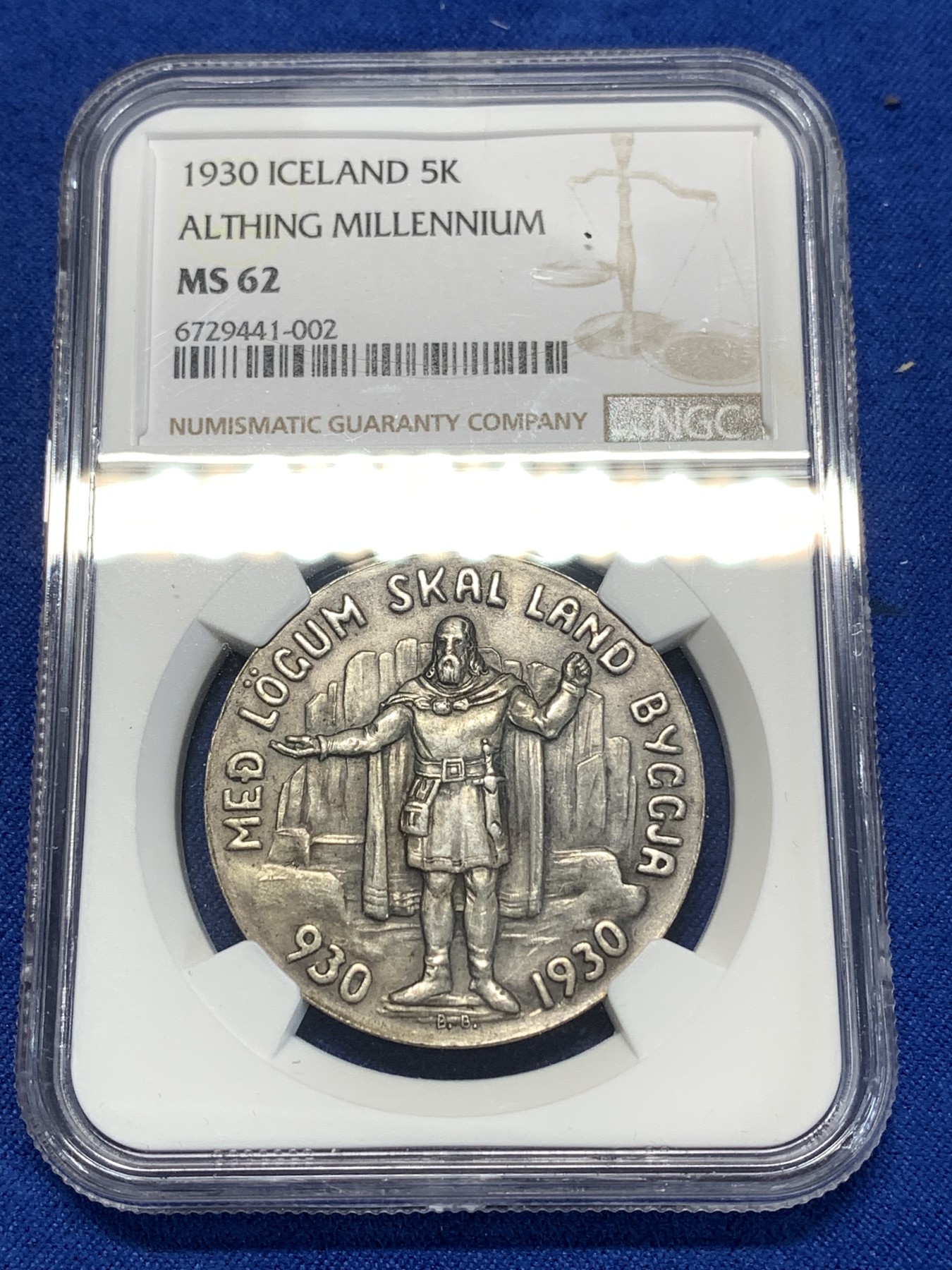 《竞宝斋》第261场-周日，周一，周二 3场连拍 (全场包邮) NGC MS62 冰岛1930年5克朗银币，正面为冰议会阿尔庭千年历史立法者乌尔弗洛，背面图案是龙“德雷基”和老鹰“甘穆尔”交织在一起，面值在币的侧面，这枚硬币也被列入克劳斯世界珍惜币目录