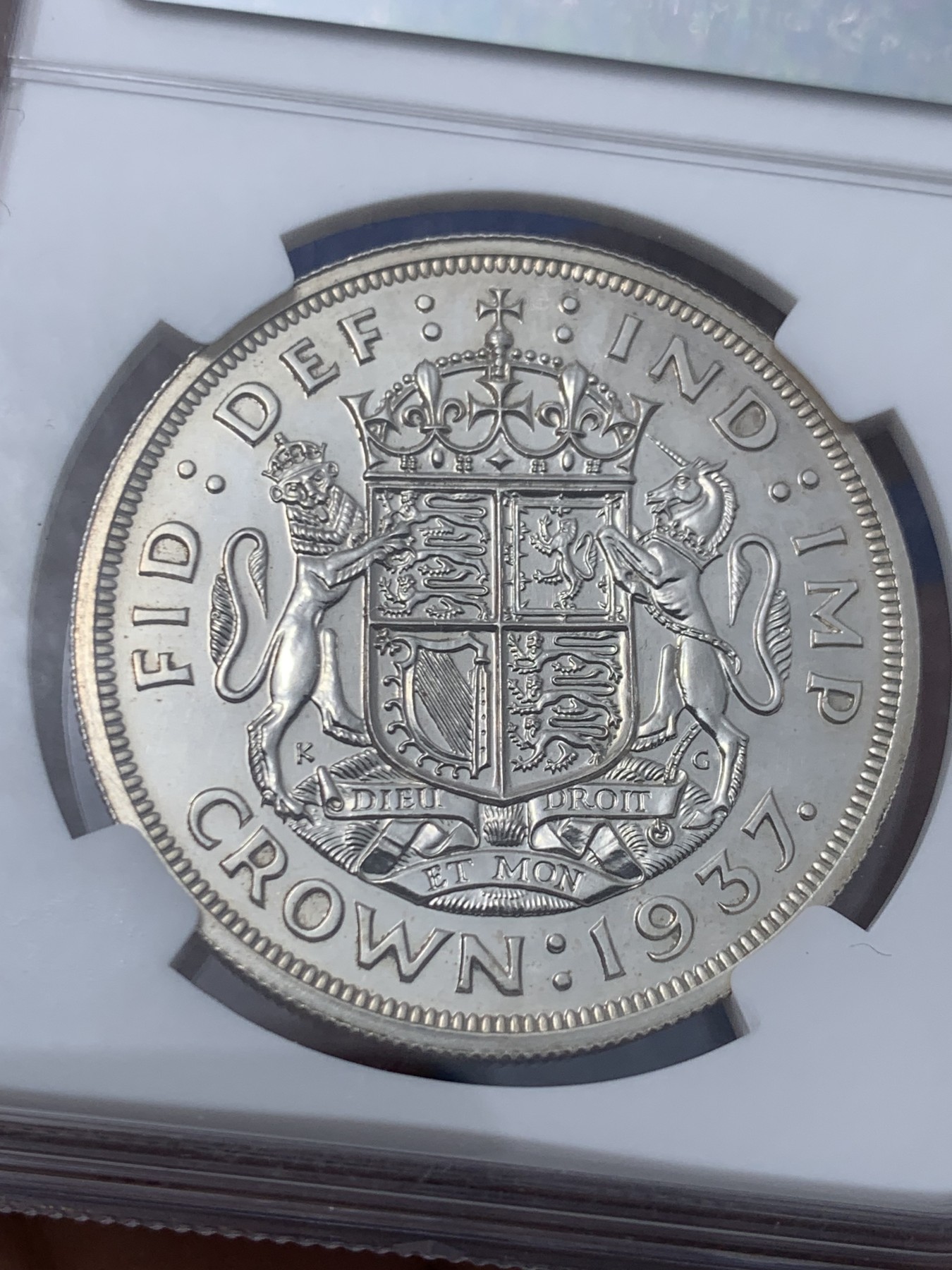 《竞宝斋》第261场-周日，周一，周二 3场连拍 (全场包邮) NGC PROOF 英国1937年乔治六世登基1克朗精制银币，PROOF精制币，车轮强转光，打制精美，高浮雕币面清爽干净又漂亮。