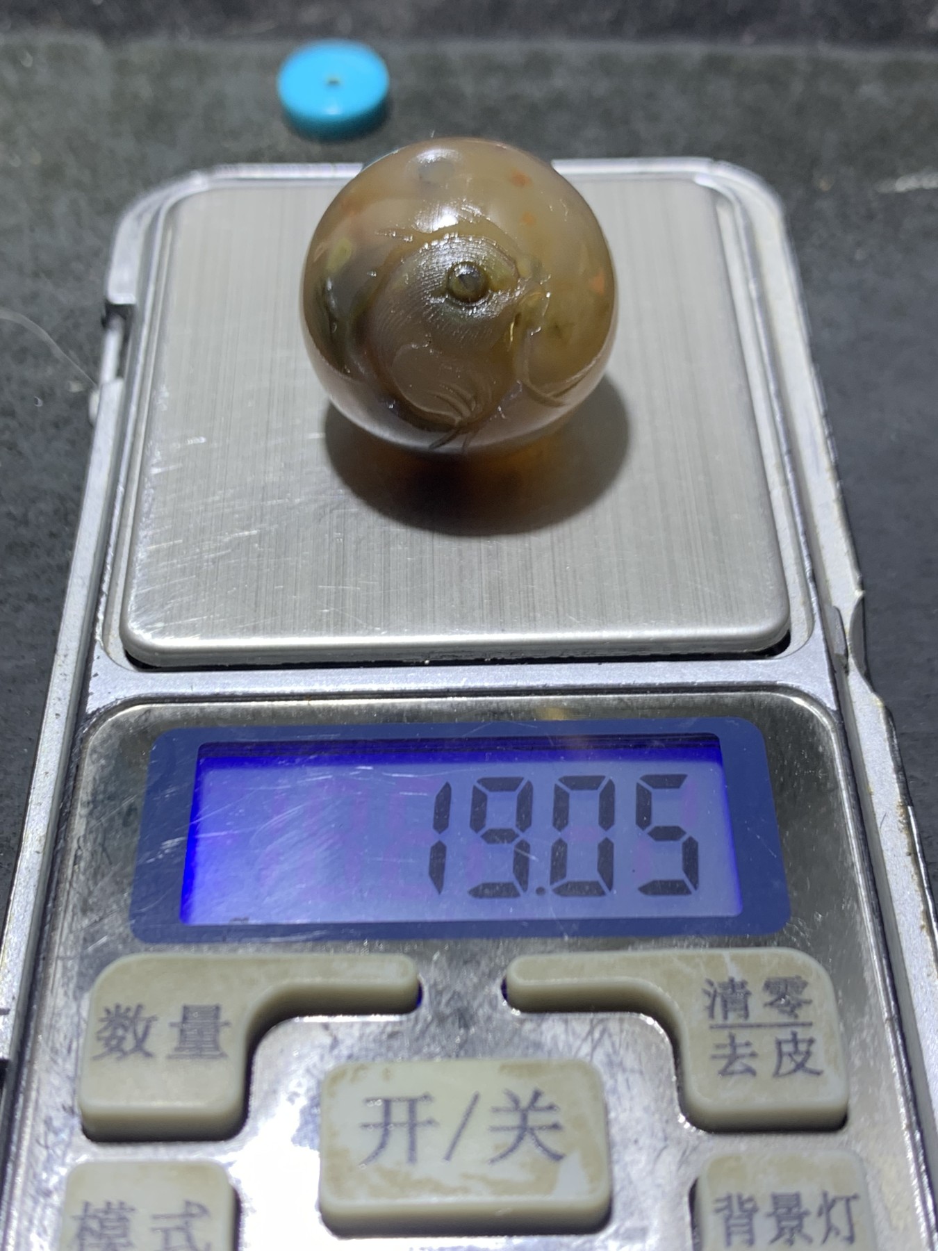 精美亚光冻料战国红玛瑙手工俏色巧雕刻小鸡出壳珠子一颗