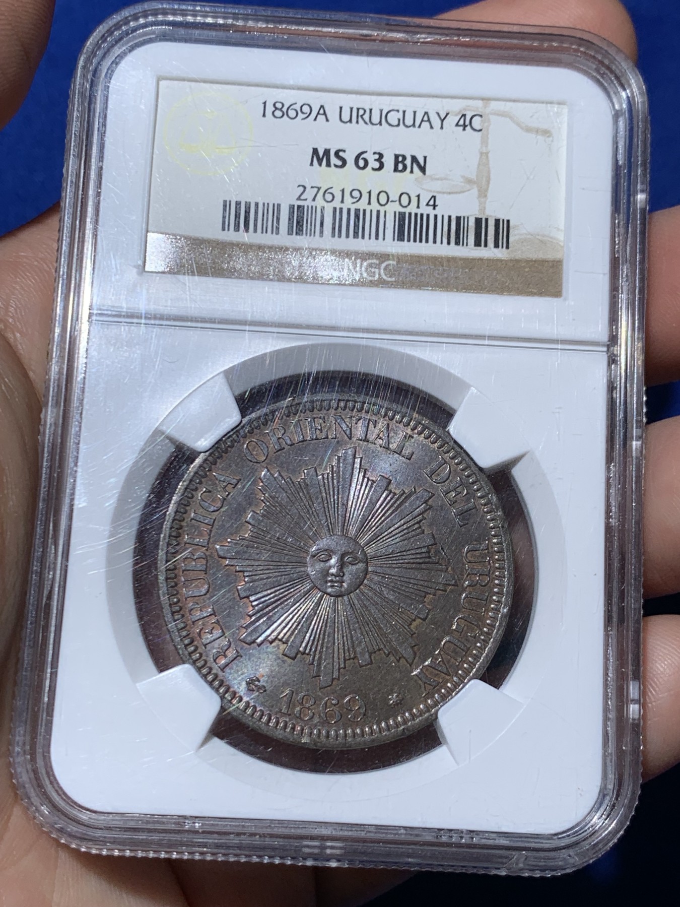 《竞宝斋》第261场-周日，周一，周二 3场连拍 (全场包邮) NGC MS63BN 1869年乌拉圭4分太阳脸大铜币  非常稀少的A版巴黎铸币厂 比H版稀少 漂亮的巧克力色