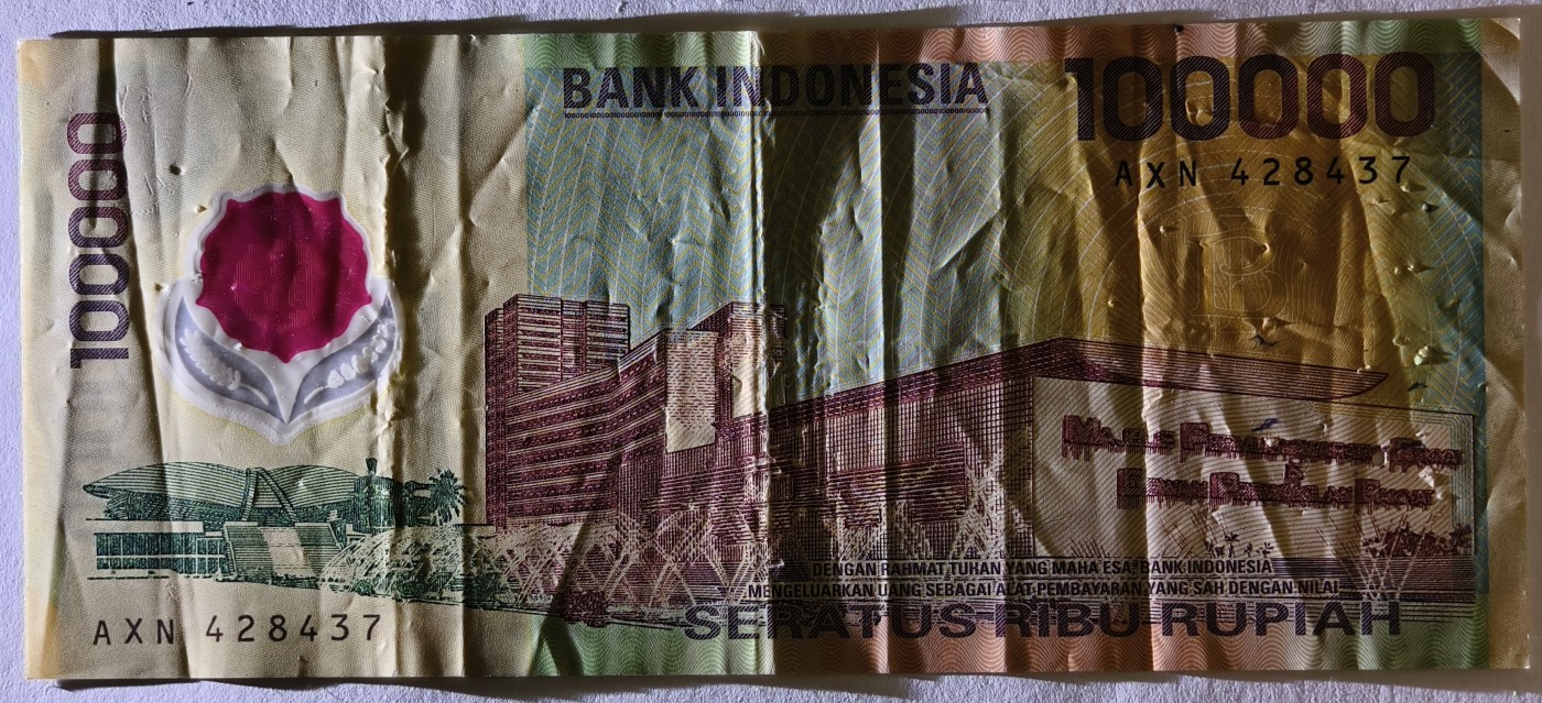 紫瑗钱币——第341期拍卖——纸币场 印度尼西亚 1999年 苏哈托总统 100000卢比 塑料钞 流通品 (P-140)