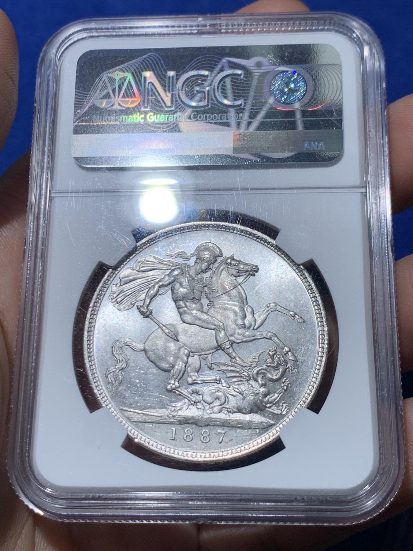 《竞宝斋》第261场-周日，周一，周二 3场连拍 (全场包邮) NGC MS63 英国1887年维多利亚披纱马剑银币 转光底板丝滑 细节到位