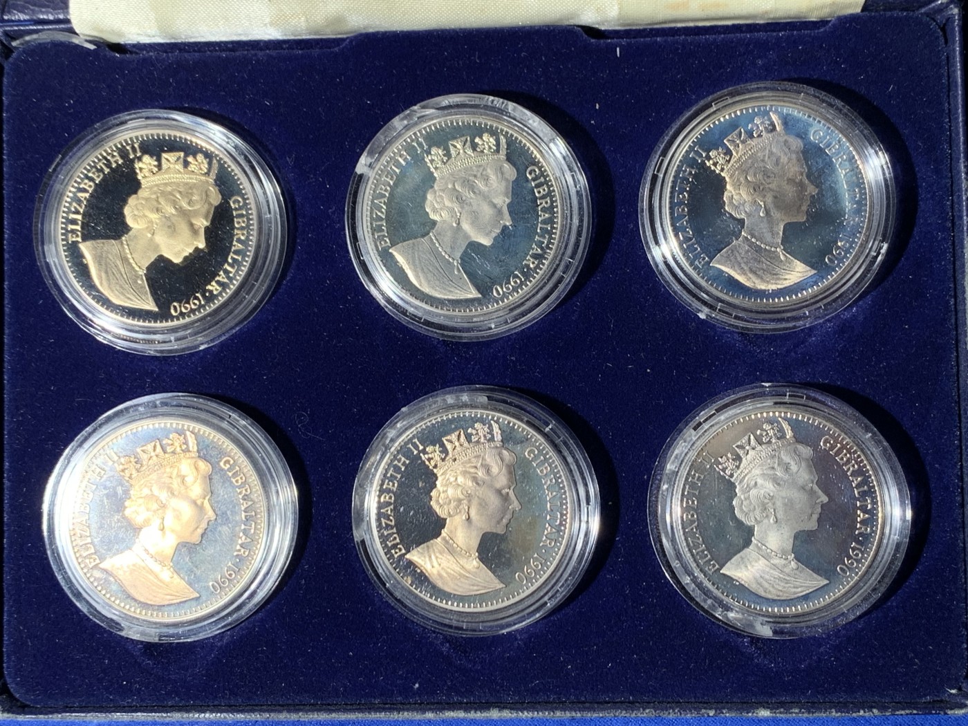 《竞宝斋》第261场-周日，周一，周二 3场连拍 (全场包邮) 英属 直布罗陀 1990 意大利 世界杯 1克朗纪念币 6枚装