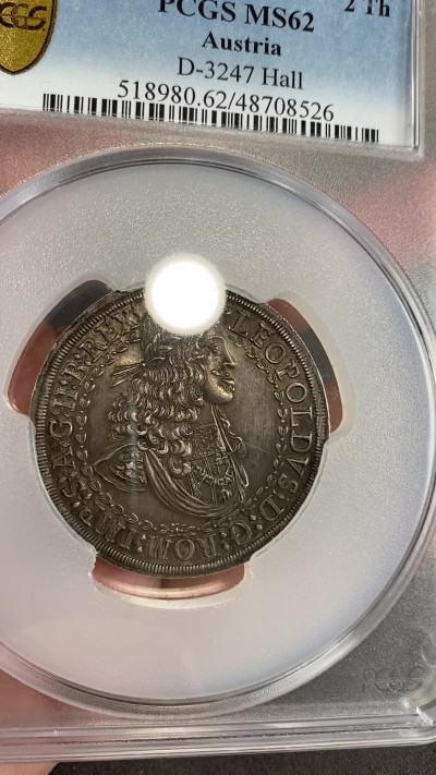 万国钱币拍卖第024期（诸神之战） PCGS MS62 1680年神圣罗马帝国利奥波德一世帝国鹰流通2泰勒大银币 原味欧洲包浆 发丝一根根 接近60克的巨型大银币