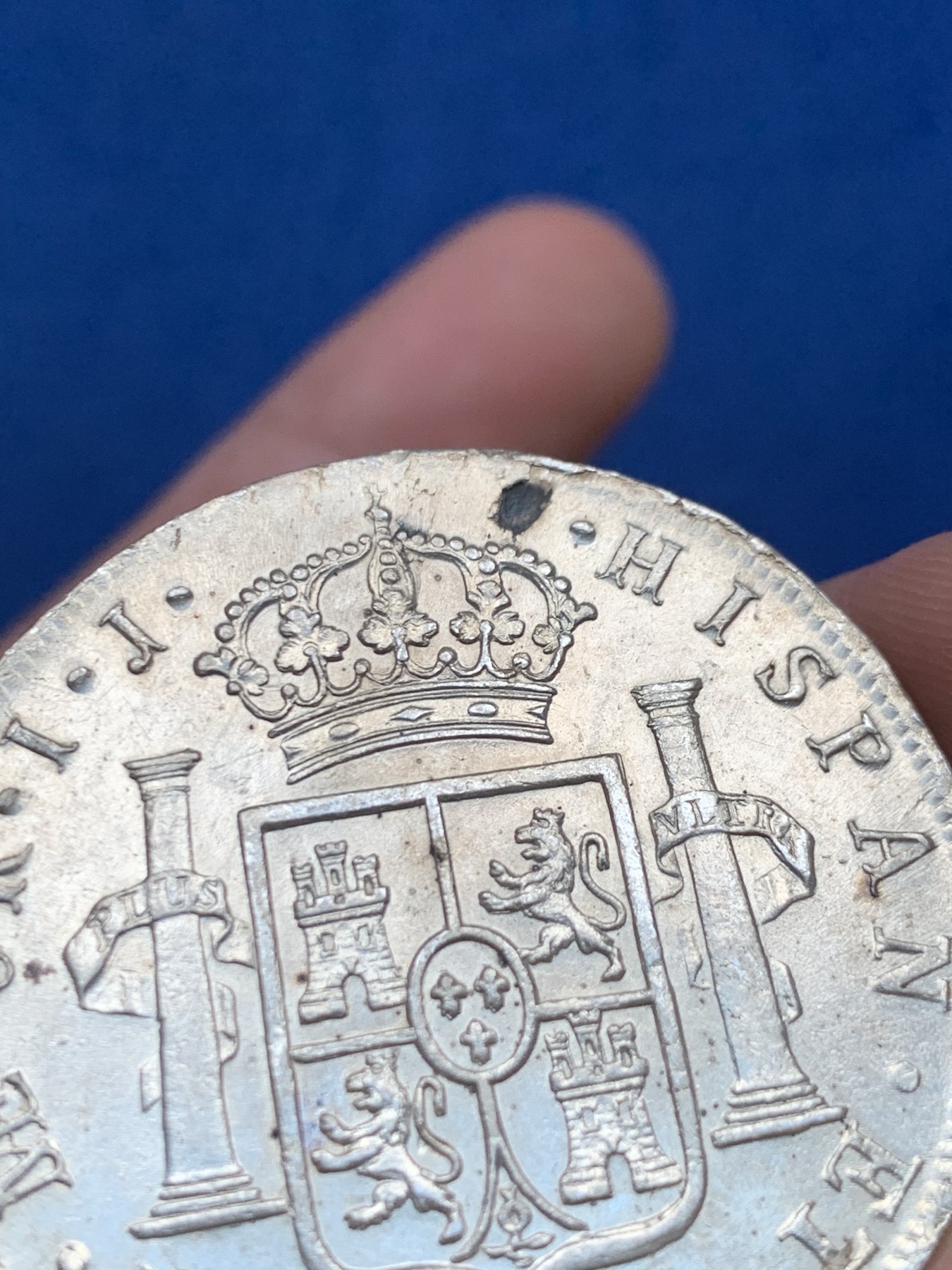 《竞宝斋》第261场-周日，周一，周二 3场连拍 (全场包邮) 墨西哥 1791年早期年份 卡四 双柱大银币 整体带光 背面皇冠边上有掉皮