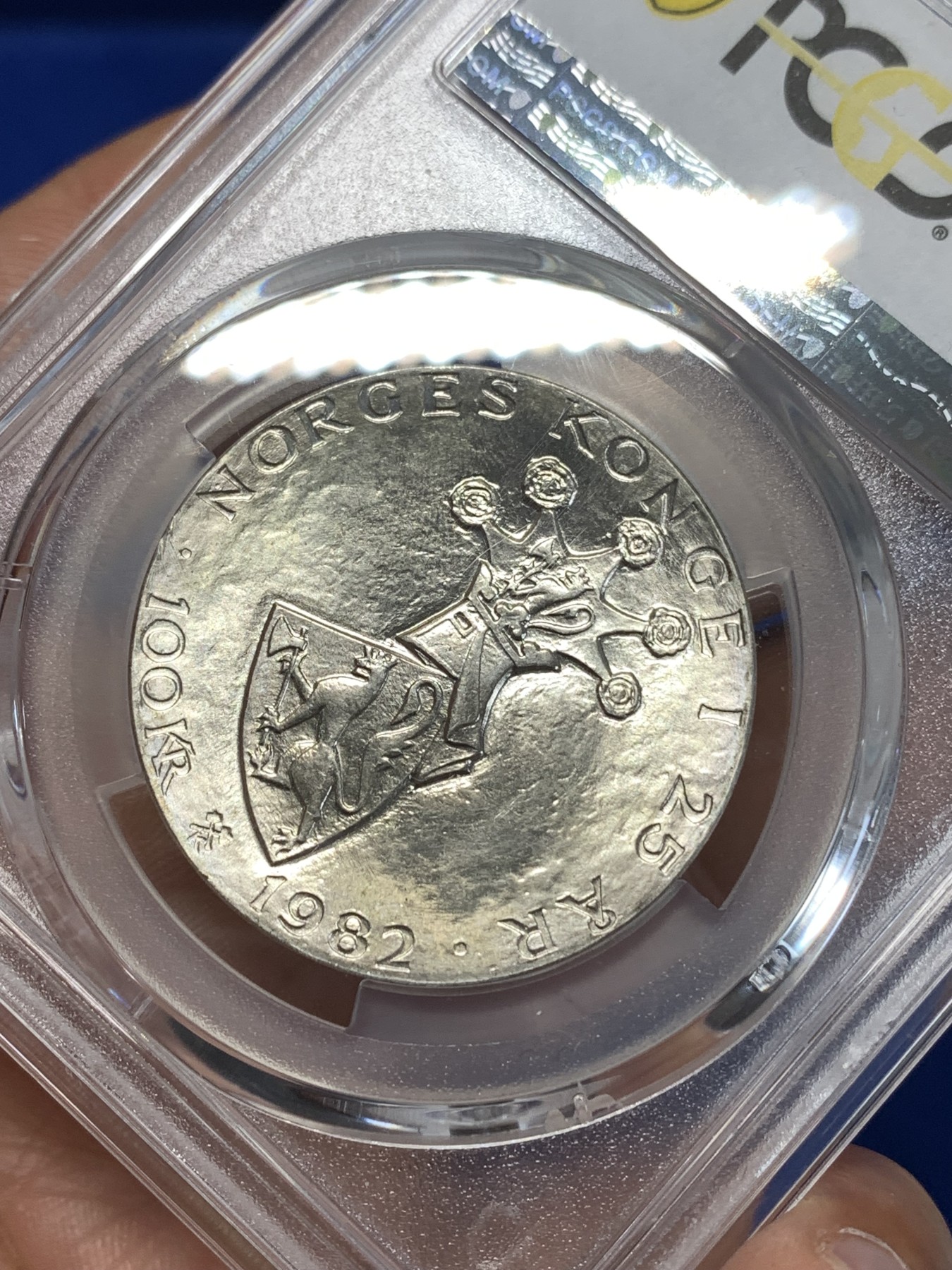 《竞宝斋》第261场-周日，周一，周二 3场连拍 (全场包邮) PCGS MS66 挪威1982年国王奥拉夫登基25周年100克朗纪念大银币，高浮雕