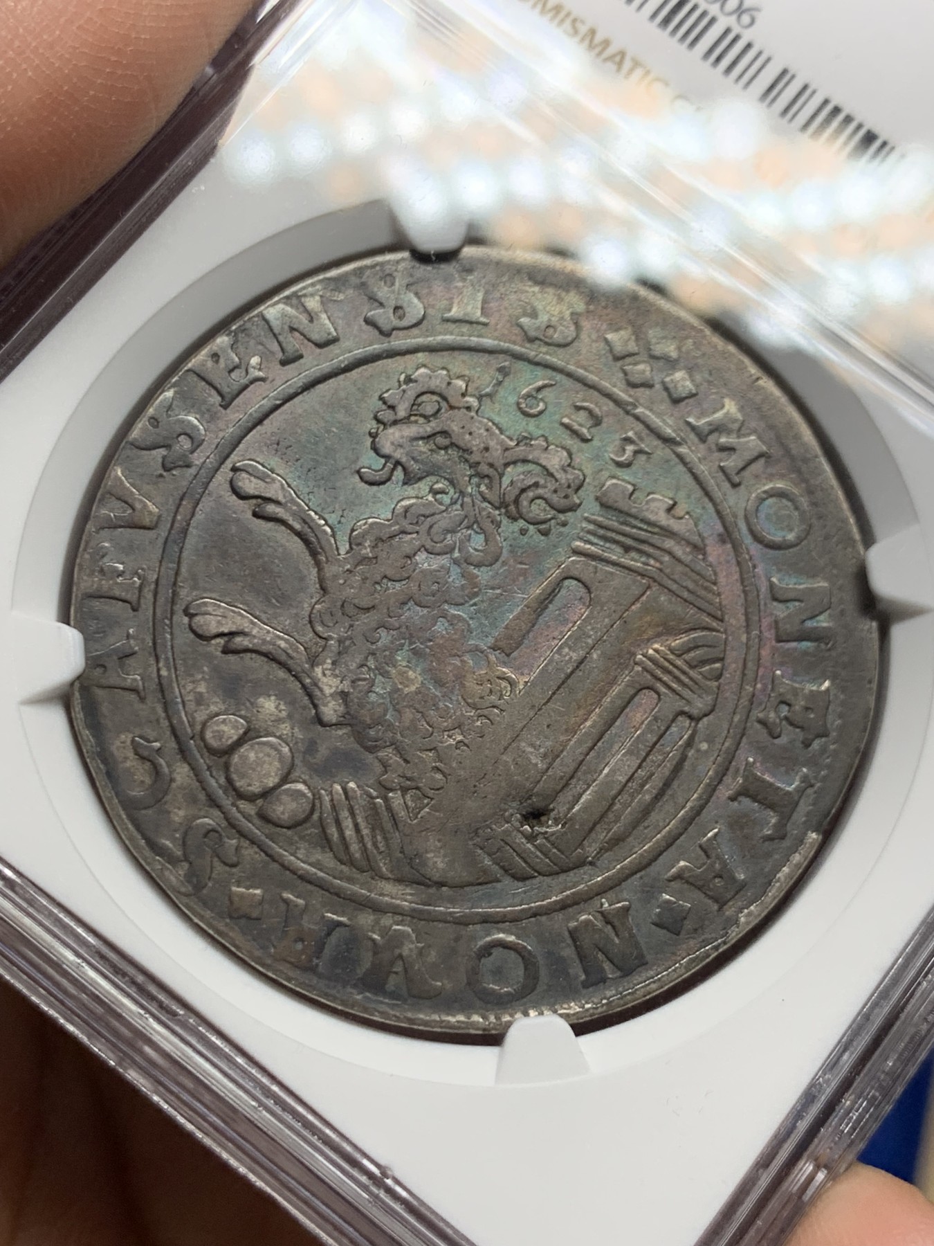 《竞宝斋》第261场-周日，周一，周二 3场连拍 (全场包邮) 冠军分 NGC VF30 瑞士1623沙夫豪森泰勒大银币，冠军分深打包浆厚实羊脸清晰低评了，稀有的泰勒大银，特别漂亮。