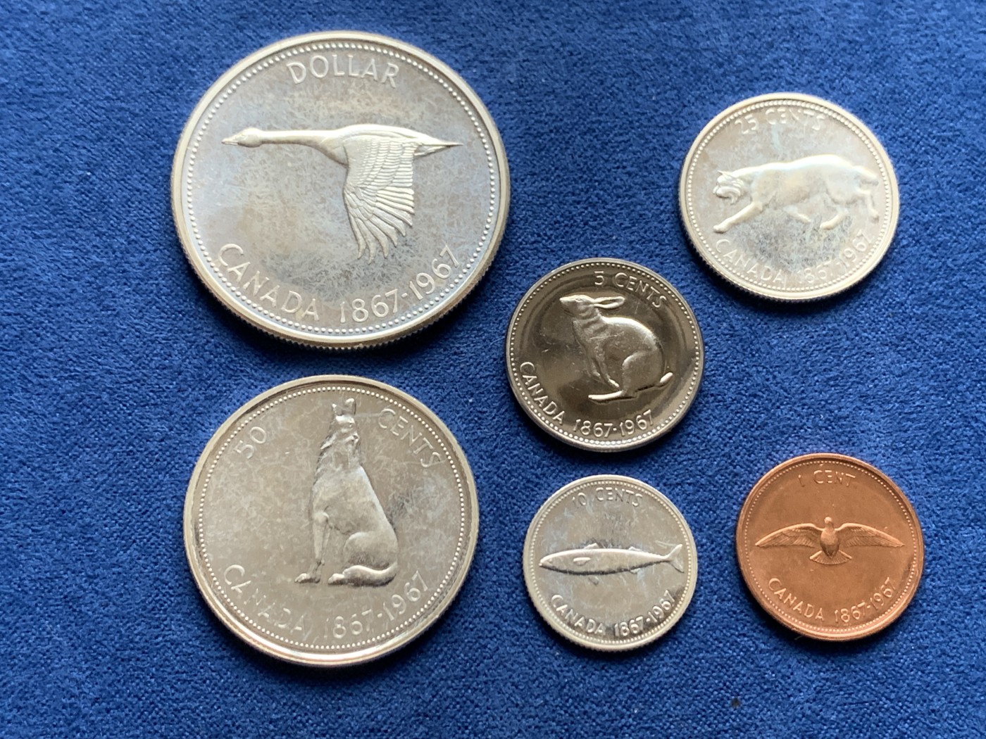 《竞宝斋》第261场-周日，周一，周二 3场连拍 (全场包邮) 6枚一组 加拿大1967年套币 含4枚银币 卷拆品相