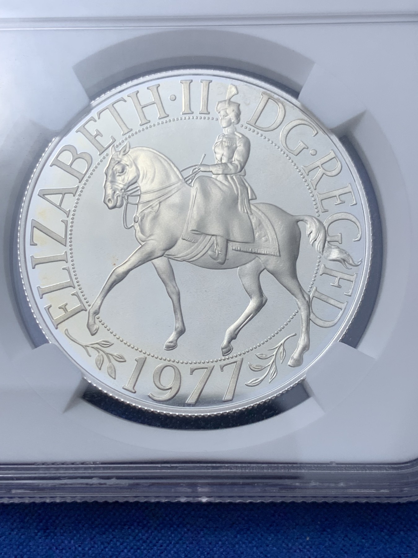 《竞宝斋》第261场-周日，周一，周二 3场连拍 (全场包邮) NGC PF69UC 英国 1977年 25便士 女王伊丽莎白二世在位25周年 银币