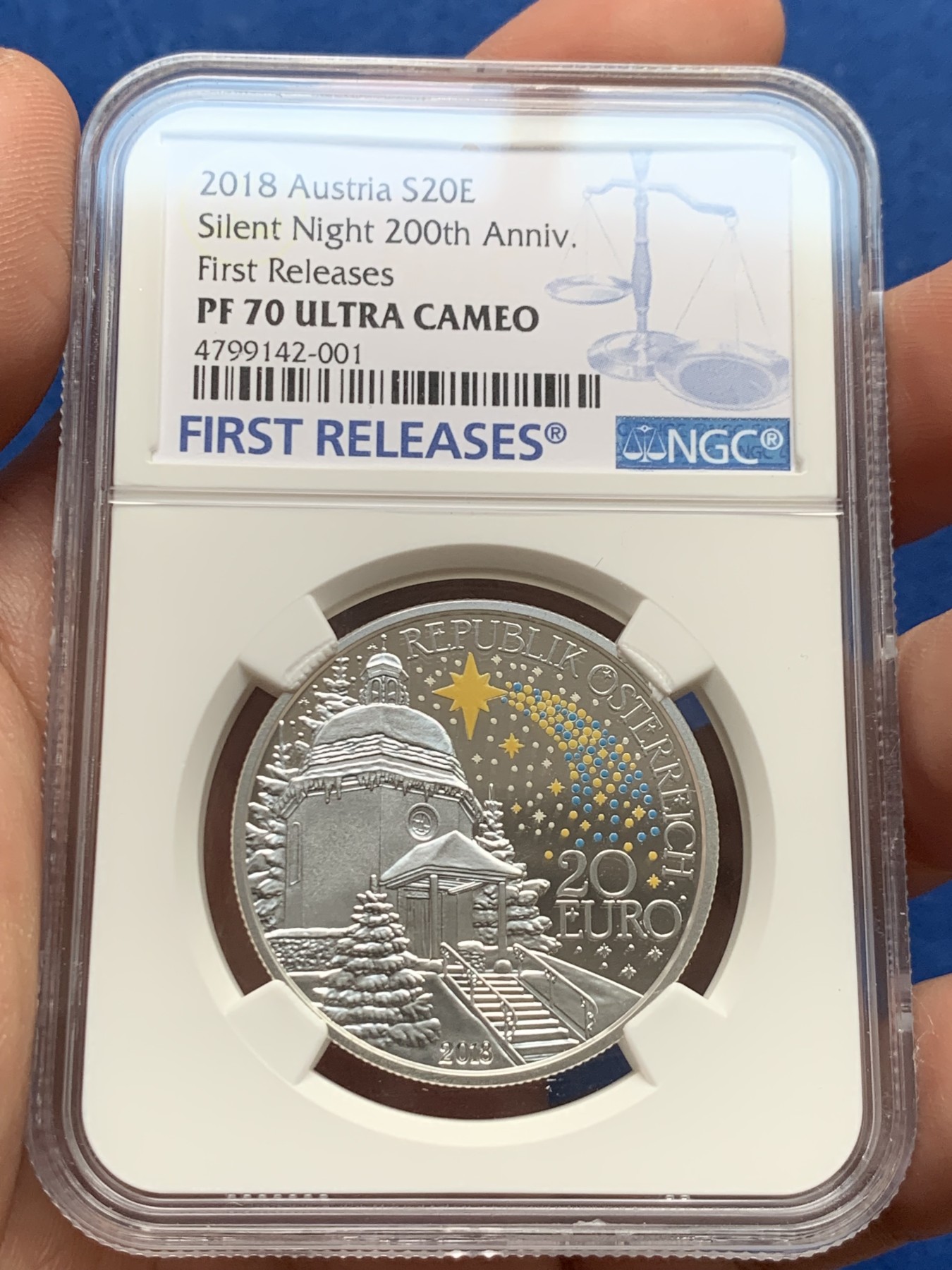 《竞宝斋》第261场-周日，周一，周二 3场连拍 (全场包邮) NGC PF70UC 蓝标首期奥地利2018年发行圣诞歌《平安夜》200周年20欧精制纪念币 礼盒装