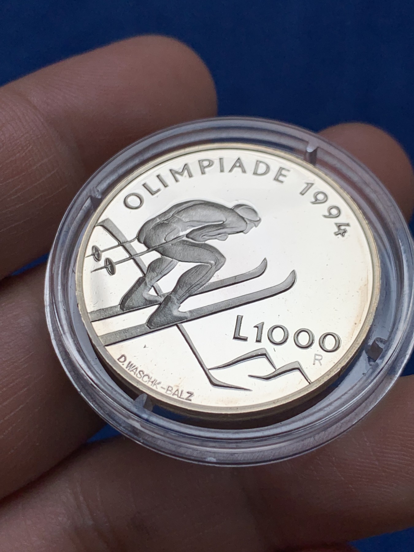 《竞宝斋》第261场-周日，周一，周二 3场连拍 (全场包邮) 圣马力诺1994年冬奥会1000里拉精制纪念银币