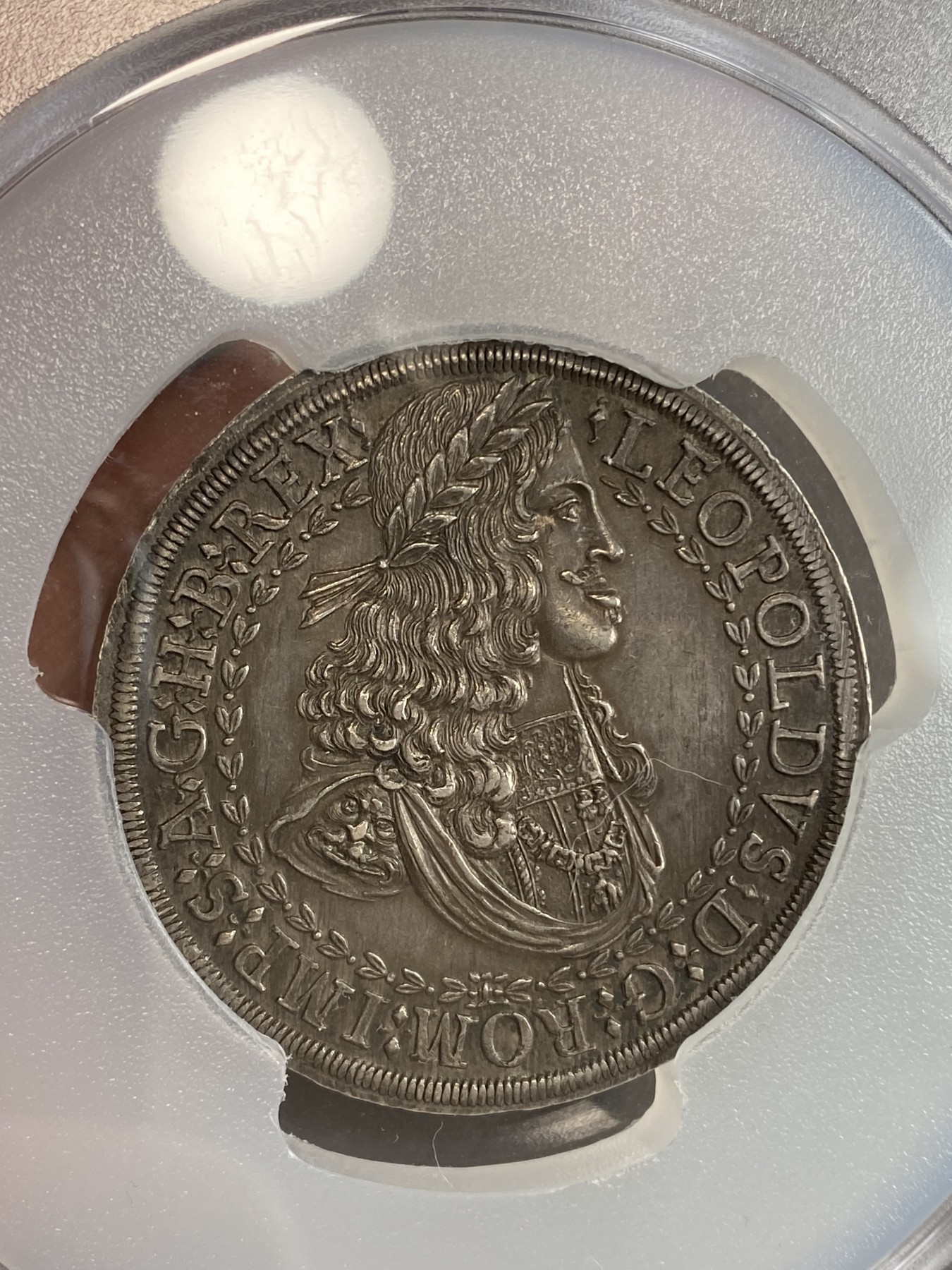 万国钱币拍卖第024期（诸神之战） PCGS MS62 1680年神圣罗马帝国利奥波德一世帝国鹰流通2泰勒大银币 原味欧洲包浆 发丝一根根 接近60克的巨型大银币
