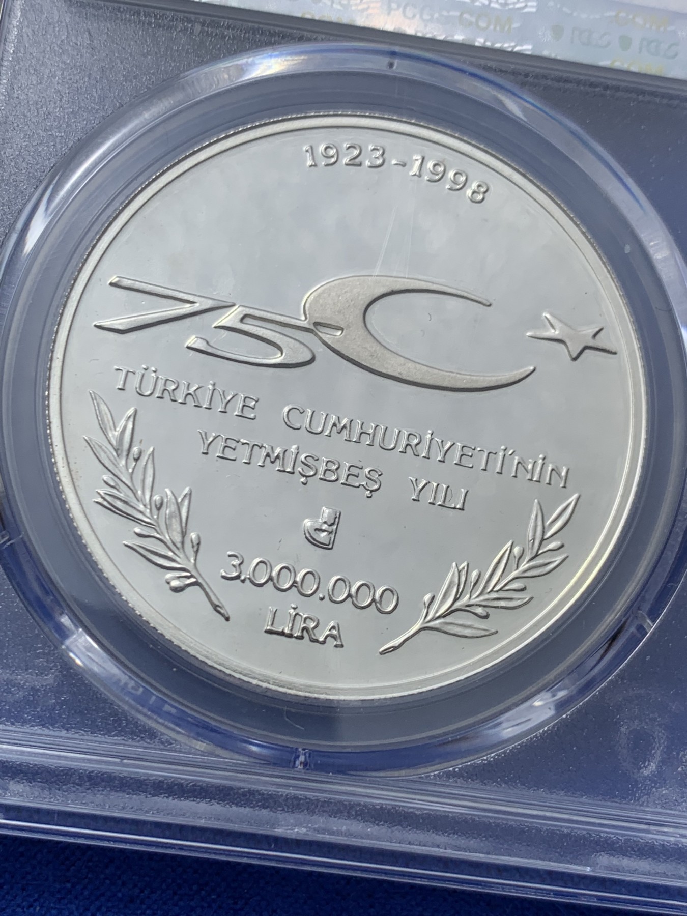 《竞宝斋》第261场-周日，周一，周二 3场连拍 (全场包邮) 亚军分 PCGS PR67DCAM 土耳其1998年共和国建立75周年精制纪念银币，国父凯末尔头像，铸造量3500枚