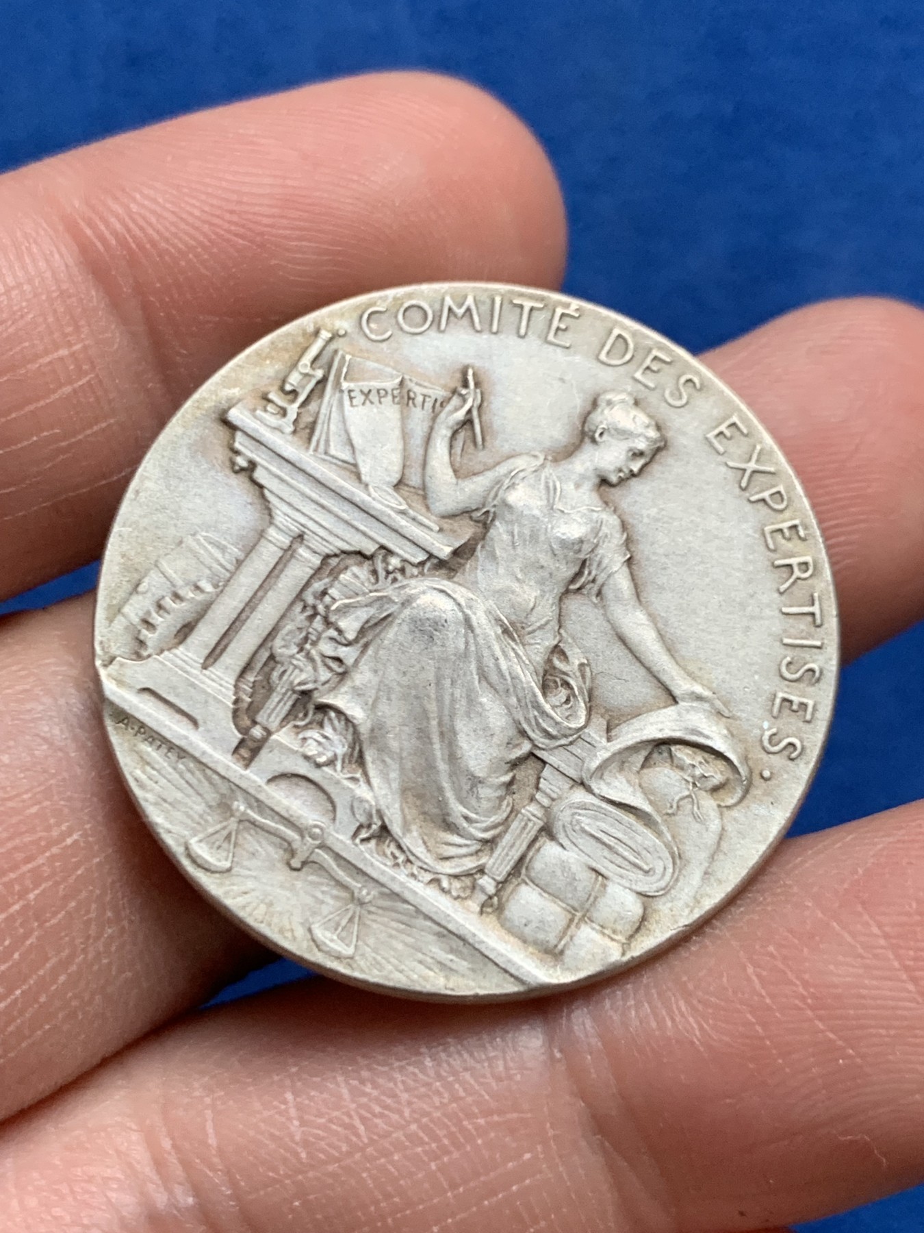 《竞宝斋》第262场-周日，周一，周二 3场连拍 (全场包邮) 法国1822年工业与手工业部贸易女神圆形银质代币 15.45克 33.1mm 好品