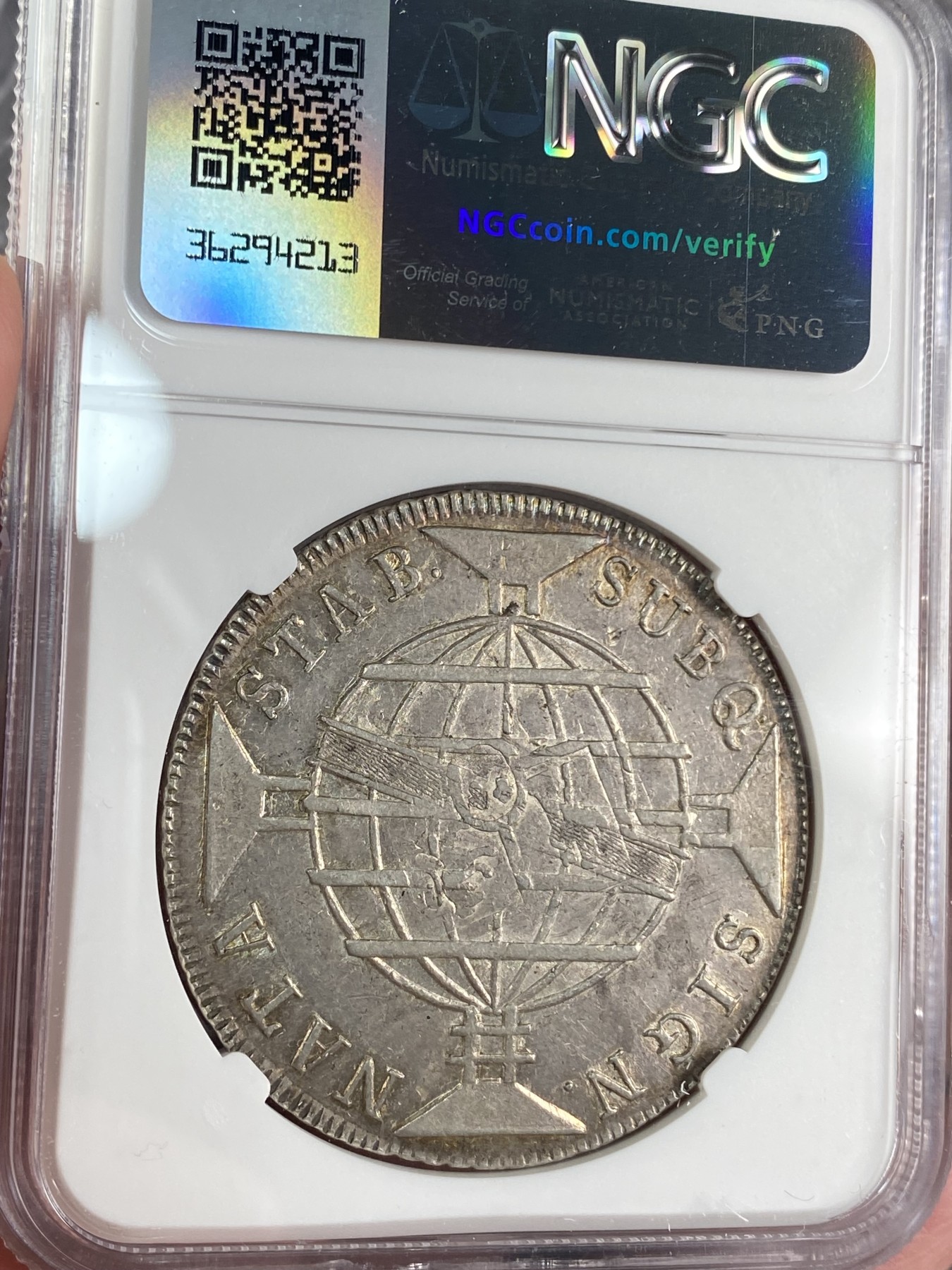 万国钱币拍卖第024期（诸神之战） NGC AU58 1817/6年巴西骑字960R地球大银币 环五彩欧洲包浆 此年份骑字总共评级4枚 唯一冠军分