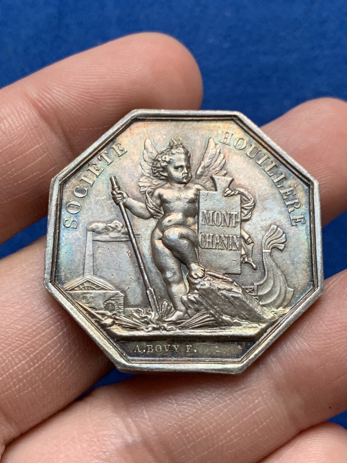 《竞宝斋》第262场-周日，周一，周二 3场连拍 (全场包邮) 法国1838煤炭公司八角银质代币，擦煤球的小天使非常漂亮，少见品种，21克，35.9mm，早期无边铭