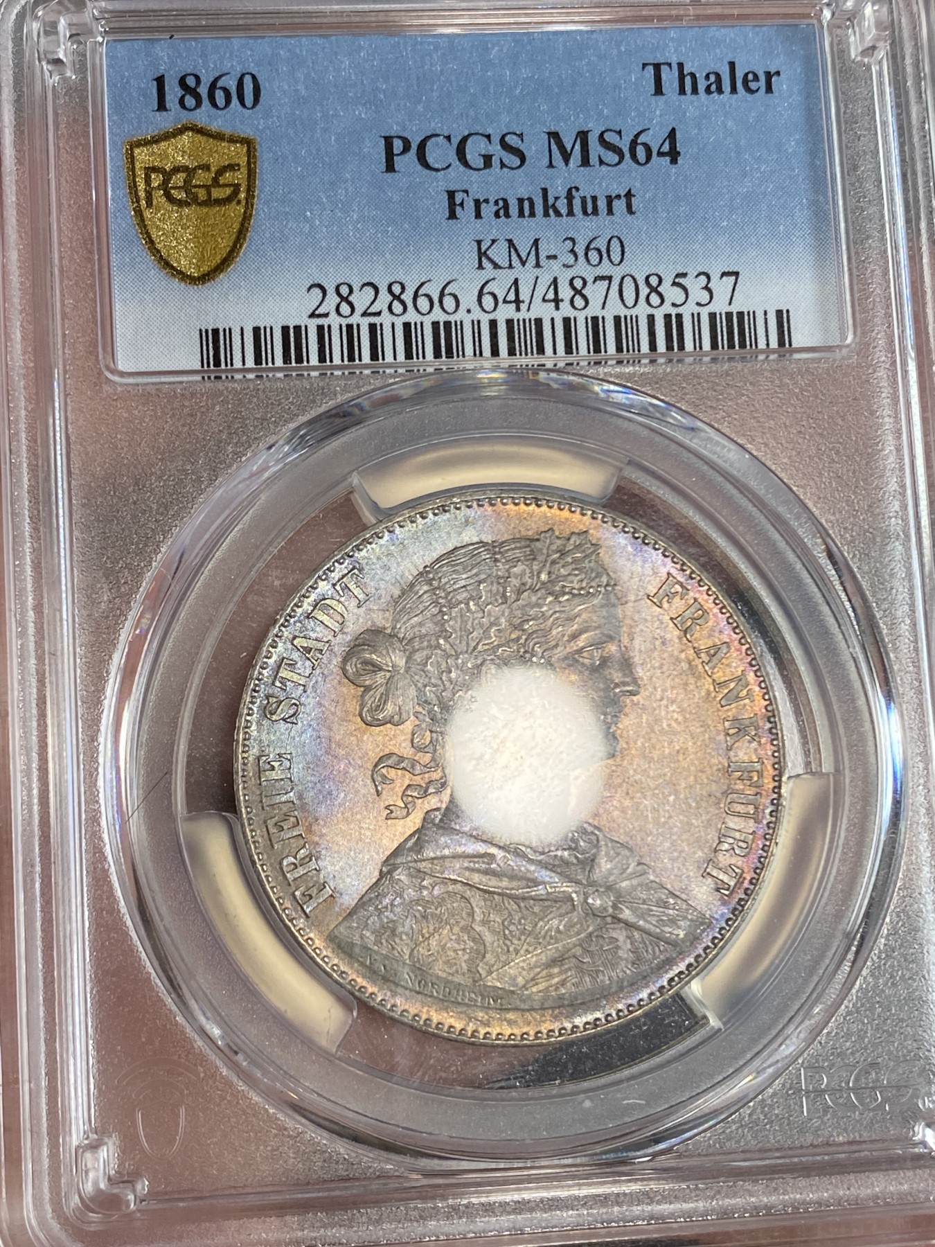 万国钱币拍卖第024期（诸神之战） PCGS MS64 1860年德国法兰克福女神鹰徽流通1泰勒 此版本首年 实物状态蓝金色渐变环彩 实实在在是太漂亮了 一旦上手就放不下来的状态