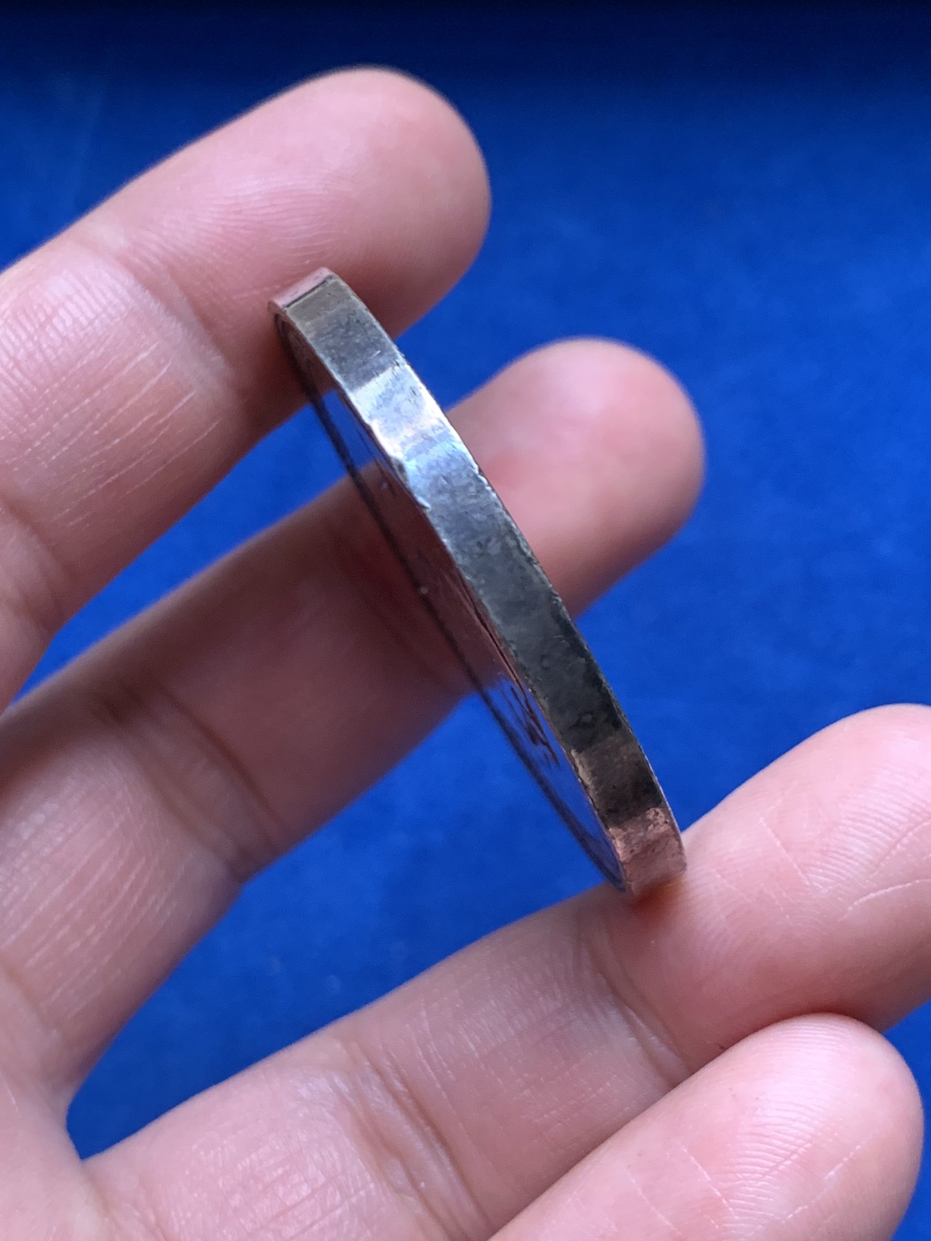 《竞宝斋》第262场-周日，周一，周二 3场连拍 (全场包邮) 英国1862世界博览会纪念镀银铜章 阿尔伯特王子人像 建筑章牌大师Wiener雕刻 很漂亮的设计 可惜有老洗 37.21g 41.2mm