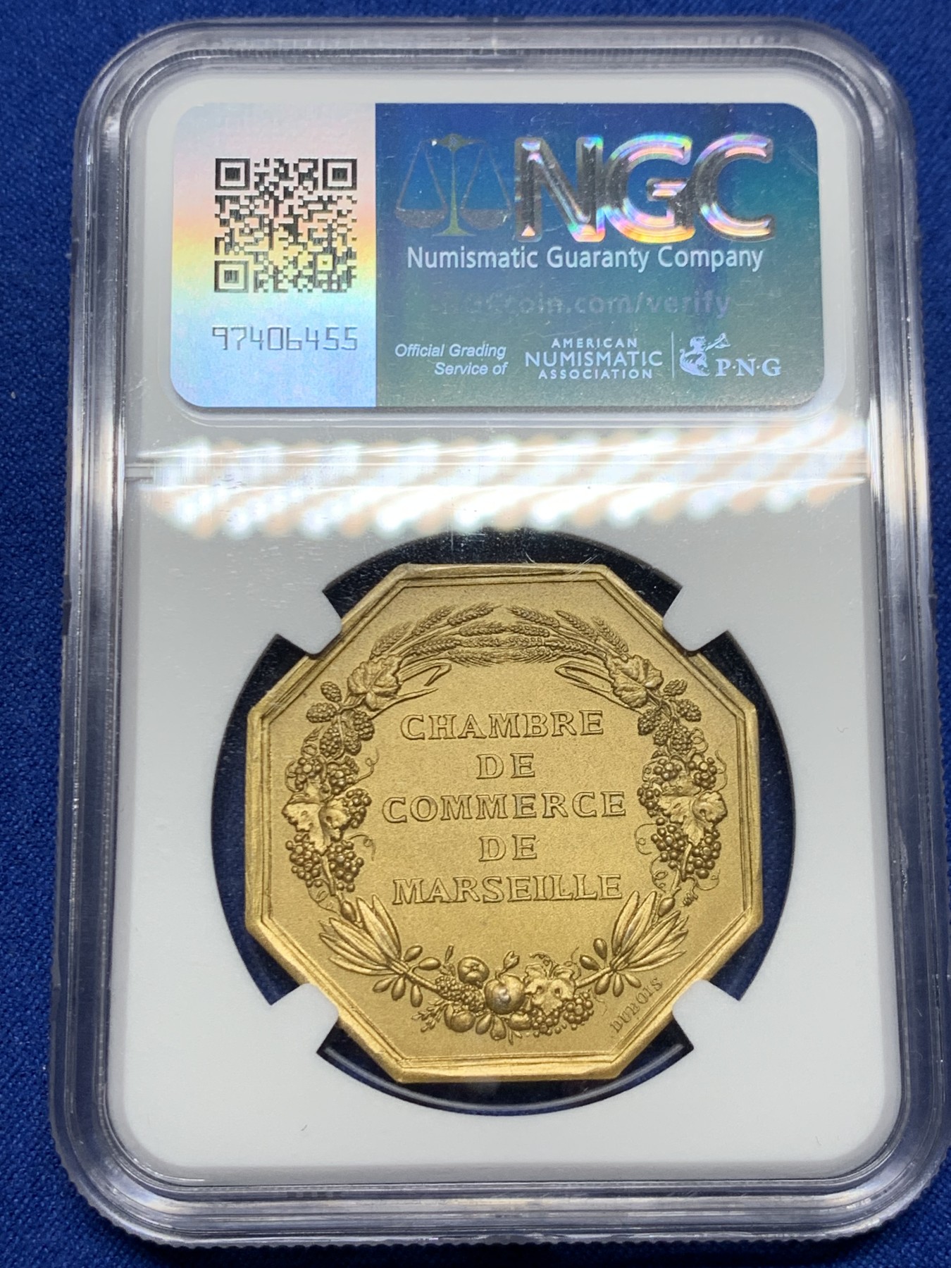 《竞宝斋》第262场-周日，周一，周二 3场连拍 (全场包邮) NGC MS66 法国港口景观八角镀金银质代币，马赛商会
