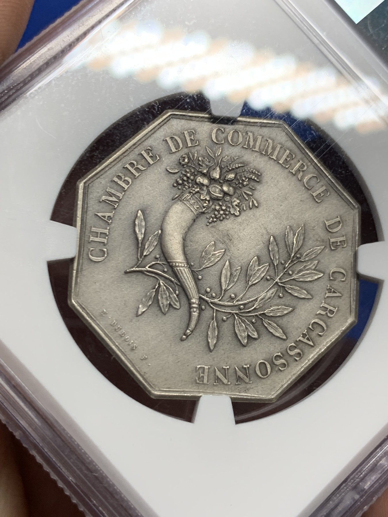 《竞宝斋》第262场-周日，周一，周二 3场连拍 (全场包邮) NGC MS64 法国卡尔卡松商业公司八角银质代币，商业之神墨丘利背面丰饶角