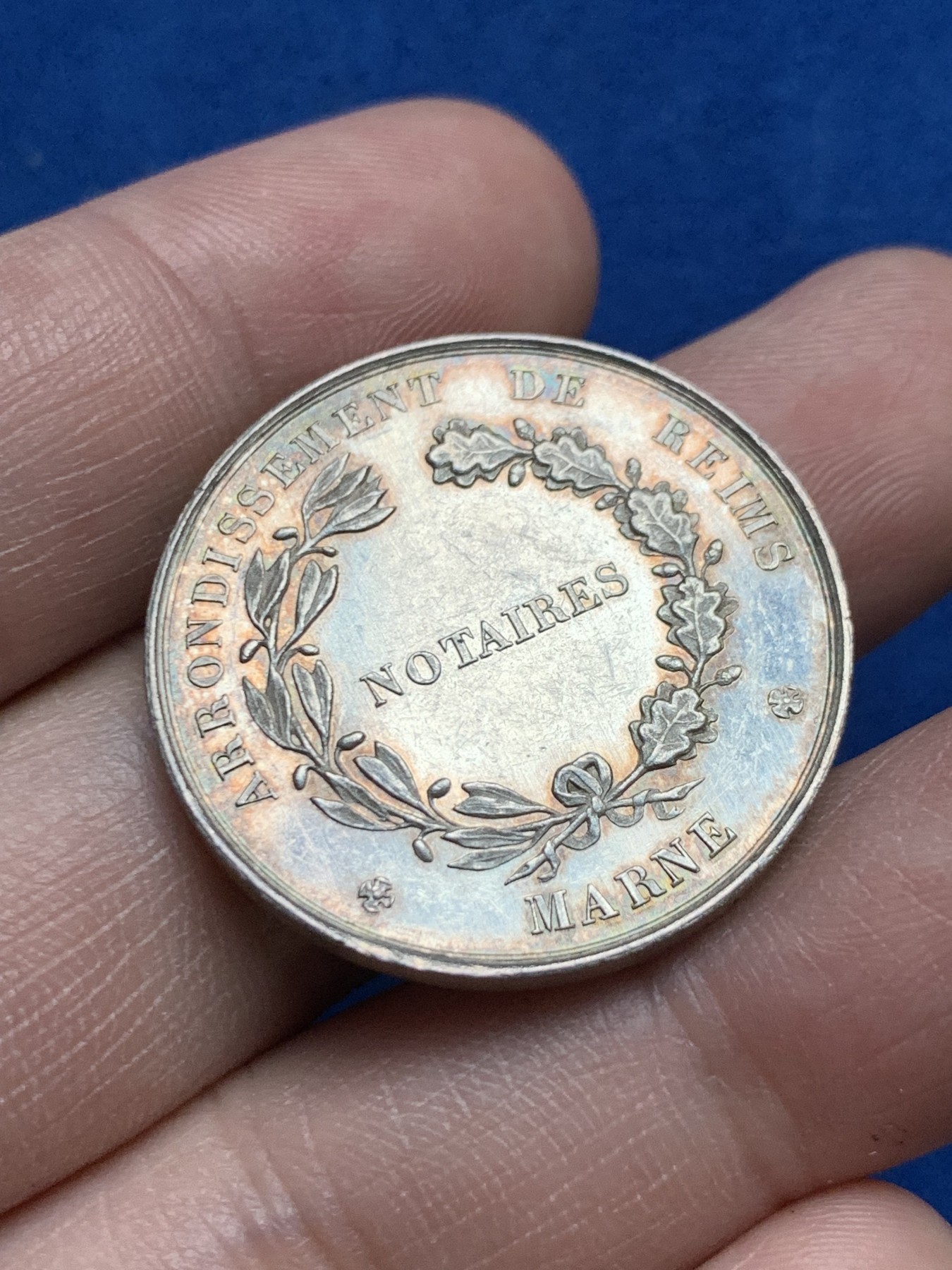 《竞宝斋》第262场-周日，周一，周二 3场连拍 (全场包邮) 法国1824兰斯区公证人圆形银质代币 30.3mm 11.5克 蜜蜂边铭 银标 淡彩包浆 细节非常的好