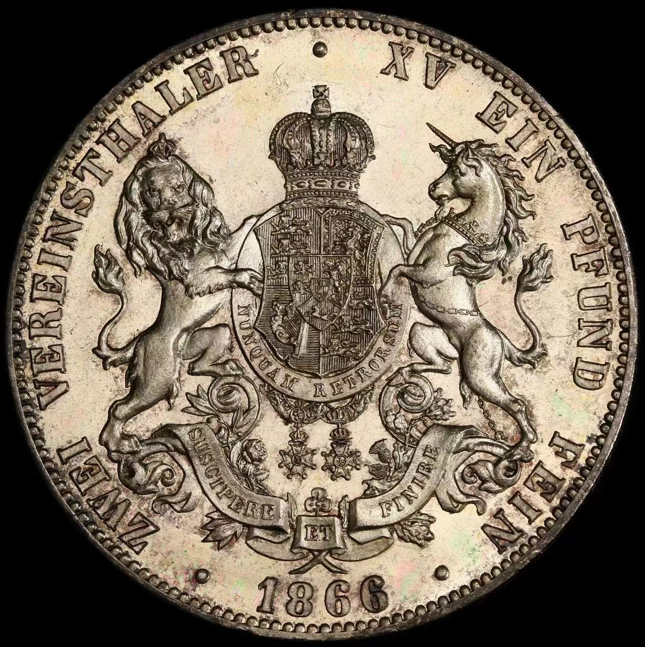万国钱币拍卖第024期（诸神之战） NGC MS62 1866年德国汉诺威乔治五世狮马纹章2泰勒大银币 PROOF LIKE 有非常强烈的镜面感 现在欧拍好点的汉诺威2T裸币统统上万