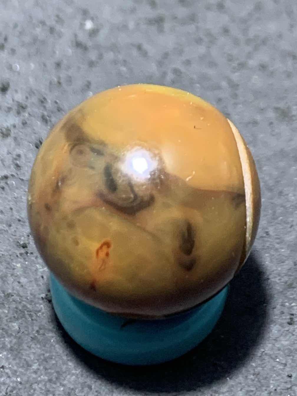 精美战国红玛瑙手工俏色巧雕太极珠一颗！