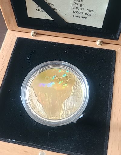 【币将精彩】世界钱币拍卖拍卖（2026-4-22） 老精稀刚果2003年维多利亚瀑布幻彩银币带证书包装