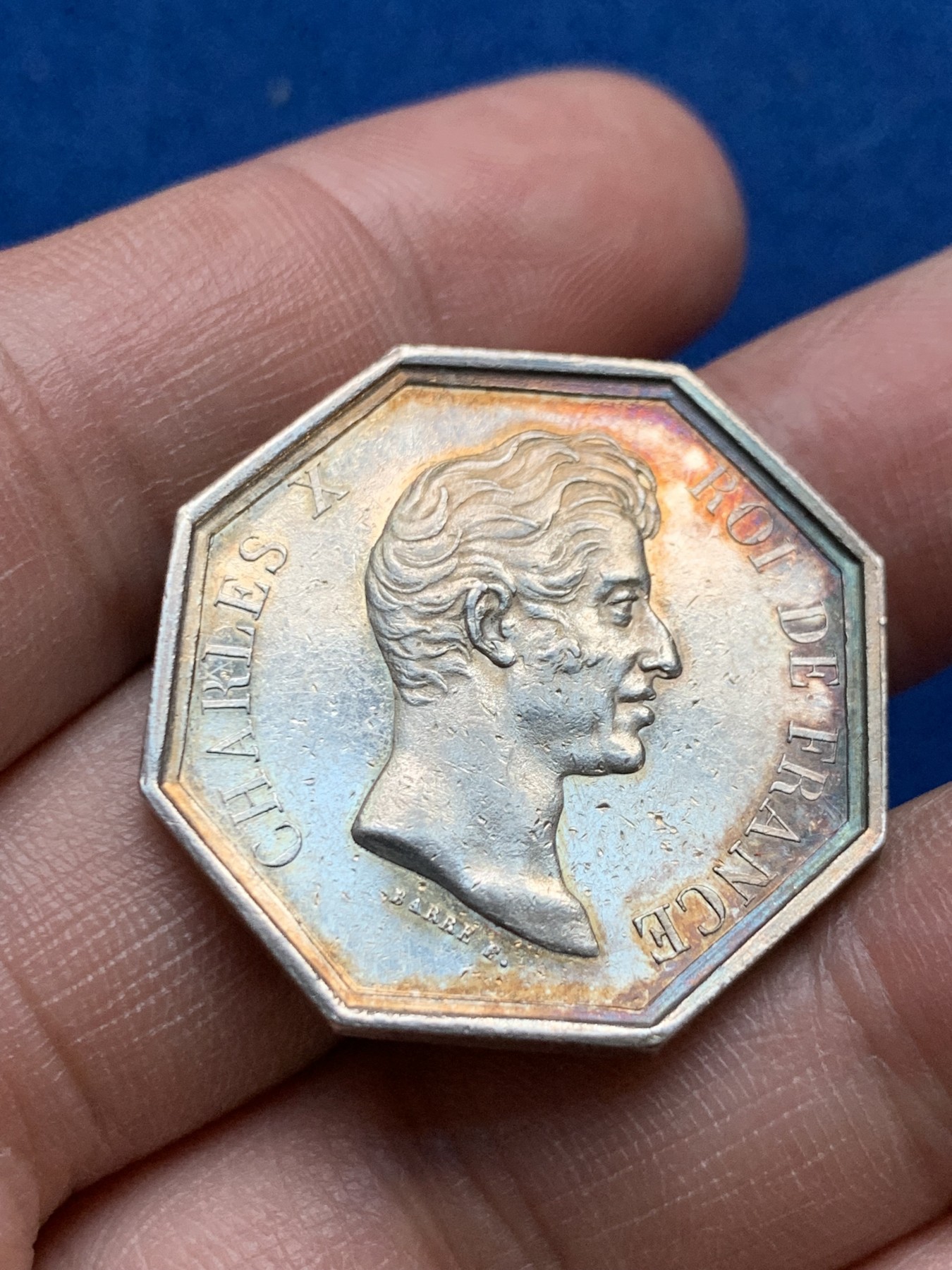 《竞宝斋》第262场-周日，周一，周二 3场连拍 (全场包邮) 法国1820里昂火灾互助保险公司八角银质代币，非常少见的避火兽蝾螈，12.12g，30.3mm，早期无边铭