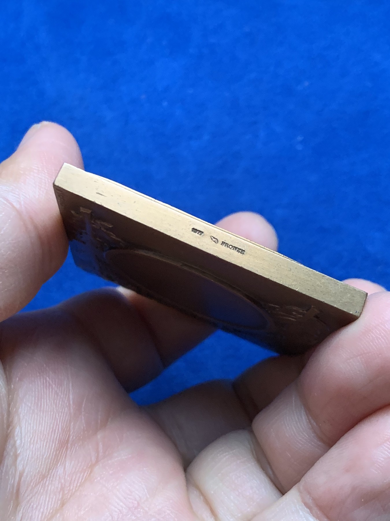 《竞宝斋》第262场-周日，周一，周二 3场连拍 (全场包邮) 法国足球运动纪念铜章 1977 丰饶角铜标 50.4*52.9mm 113.5克