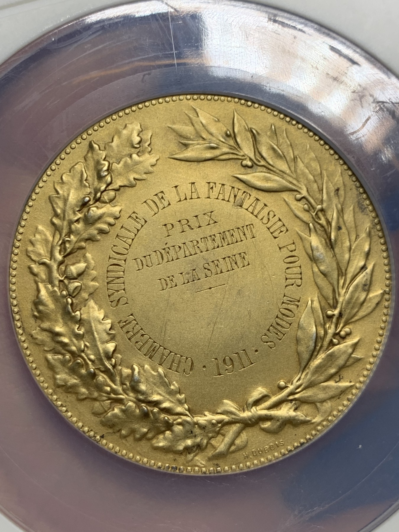 《竞宝斋》第262场-周日，周一，周二 3场连拍 (全场包邮) 1911年法国花环玛丽安娜 直径50.3mm 69g 大型镀金银章，实发银章，好品相。名家迪普伊(Dupuis)作品，丰饶角银标。配一个透明自制方盒，方便把玩。