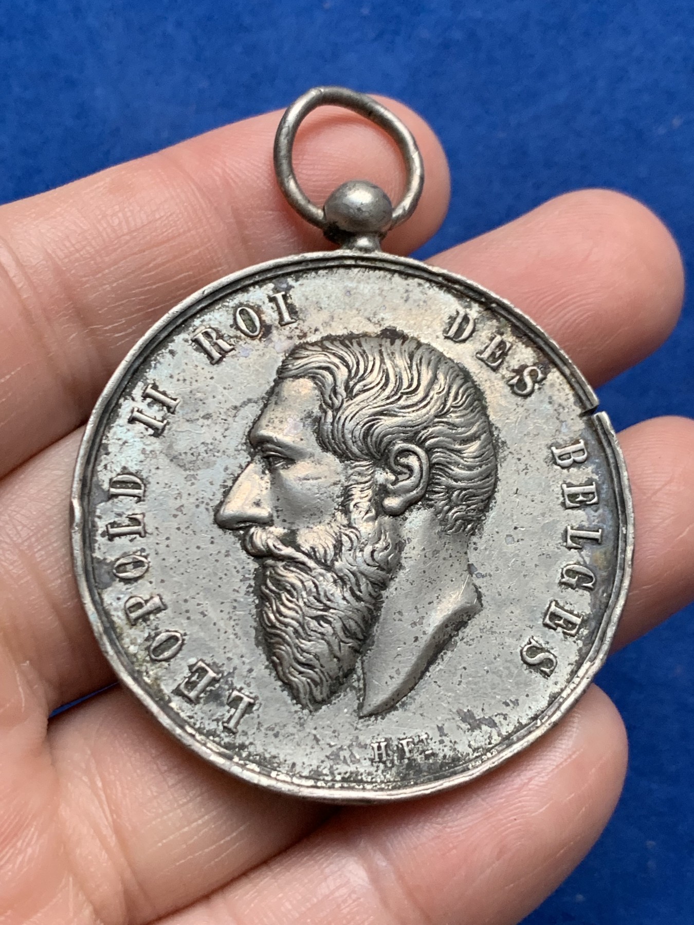 《竞宝斋》第262场-周日，周一，周二 3场连拍 (全场包邮) 比利时1891利奥波德铜镍镀银奖章 可能颁发给殖民地官员，制作精美，非常少见，29.68g，45.9mm 细节见图